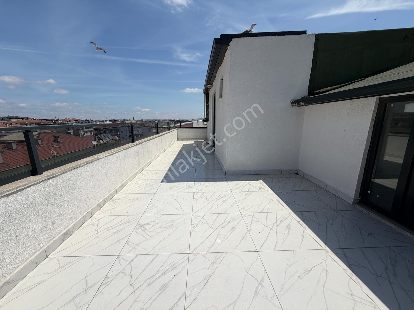 Millet Cad 4+2 İskanlı Asans.200m² Çift Girişli Dublex Ön Cephe - Görsel 7