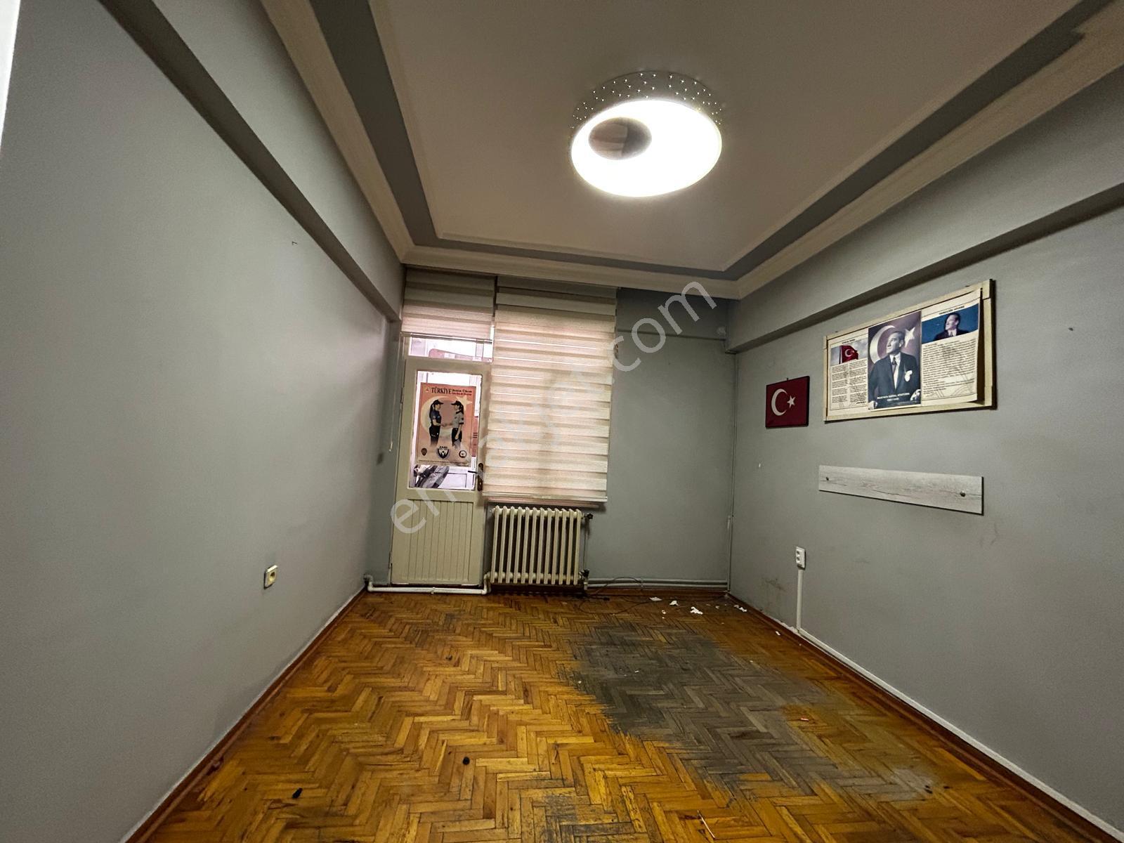 Delux'den Tekirdağ Süleymanpaşa Sahilde Kiralık 3+1 Ofis Daire - Görsel 8