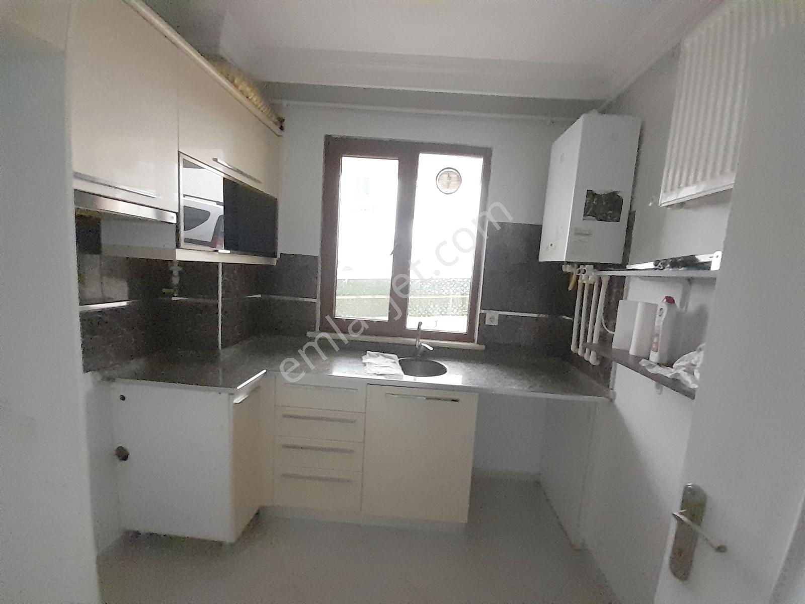 Metroya Ve Avm Ye Yakın Ayrı Mutfaklı Kiralık 1+1 Yüksek Giriş - Görsel 9