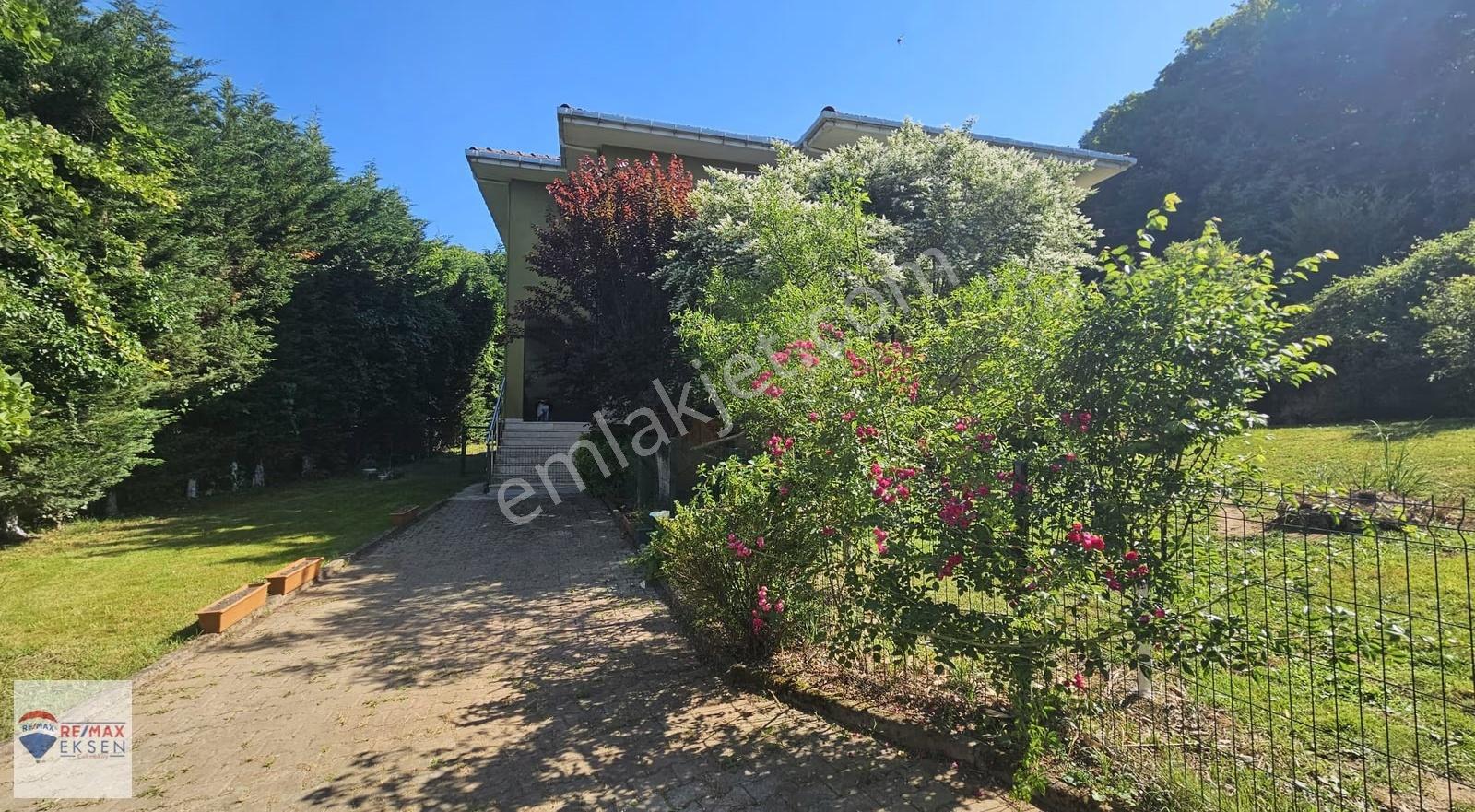 Şile Satmazlı' Da Satılık Havuzlu Villa 1988 M2 Bahçe 450 M2 4+1 - Görsel 28
