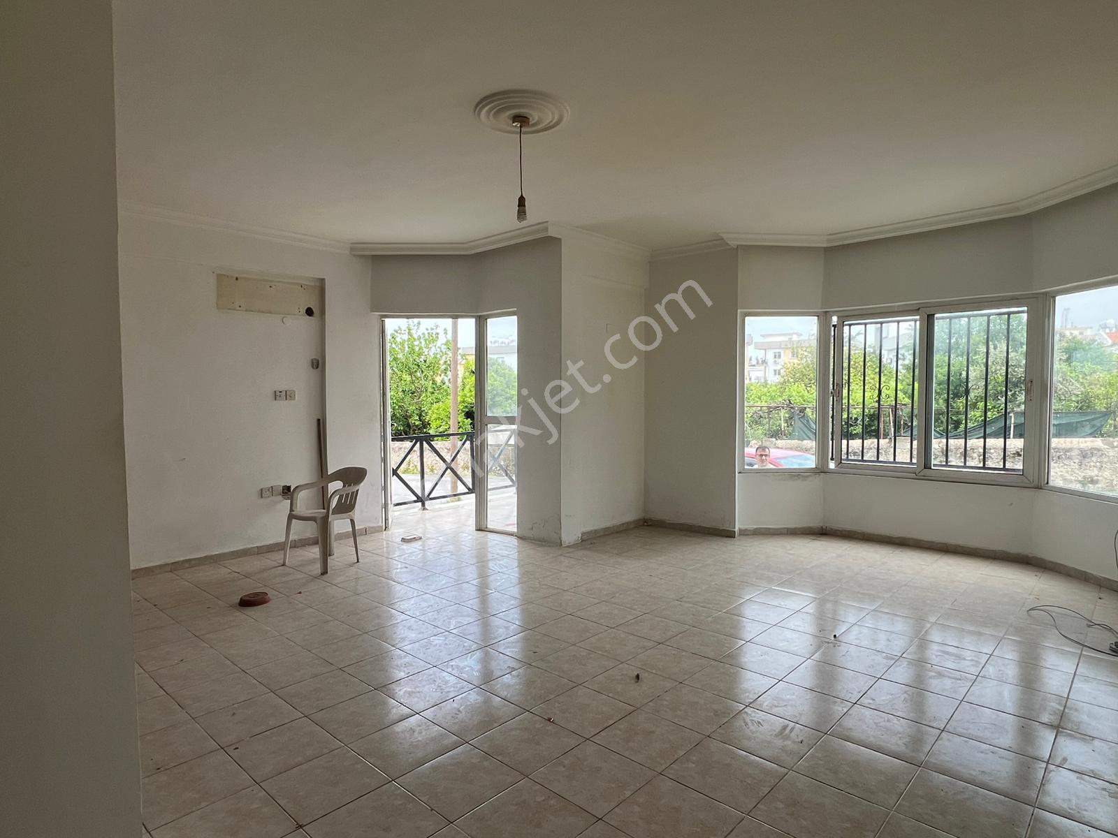 Girne Kktc Alsancak'ta Fırsat Satılık 3+1 Daire Sadece £107.000
