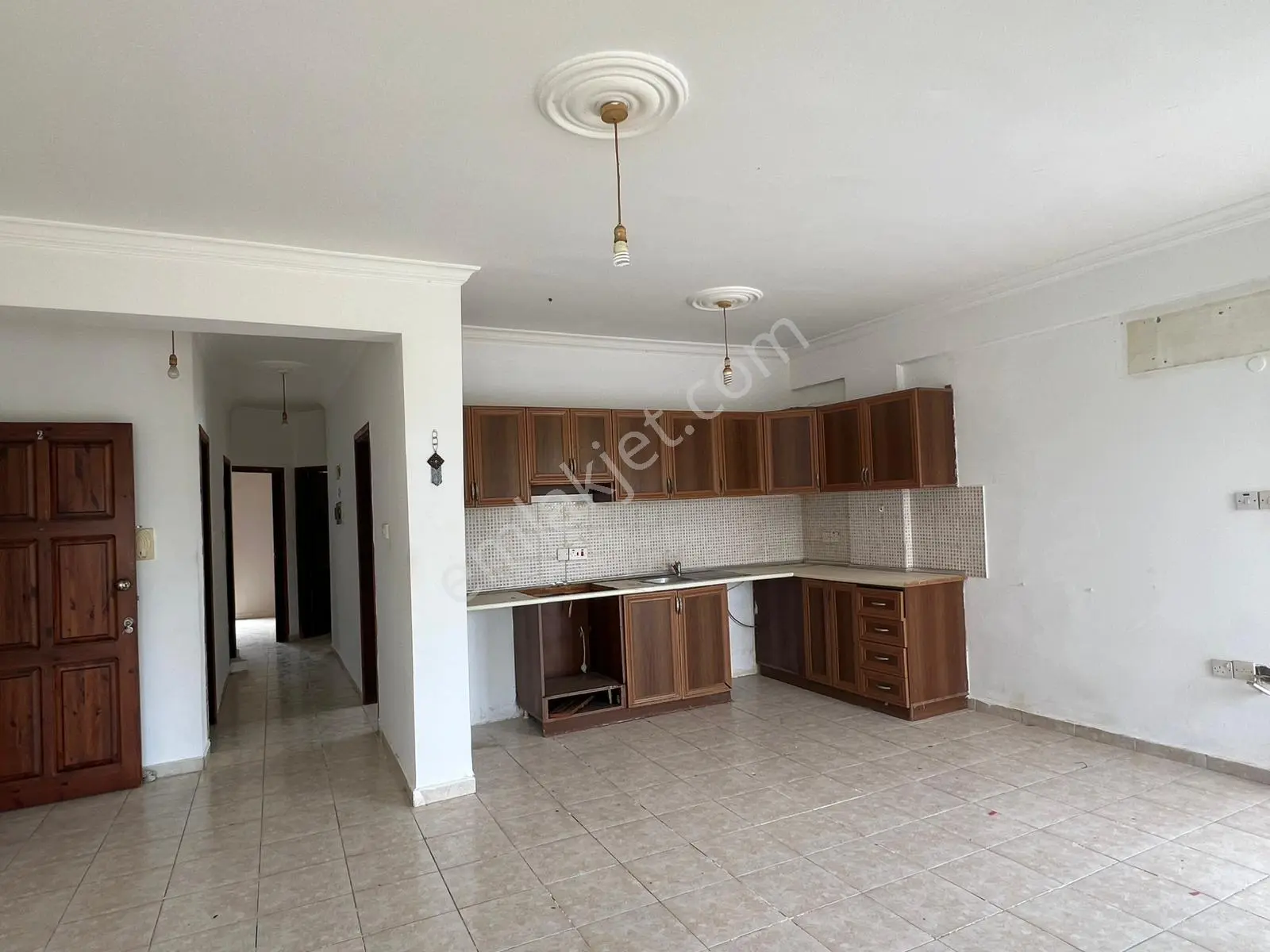 Girne Kktc Alsancak'ta Fırsat Satılık 3+1 Daire Sadece £107.000 - Görsel 2