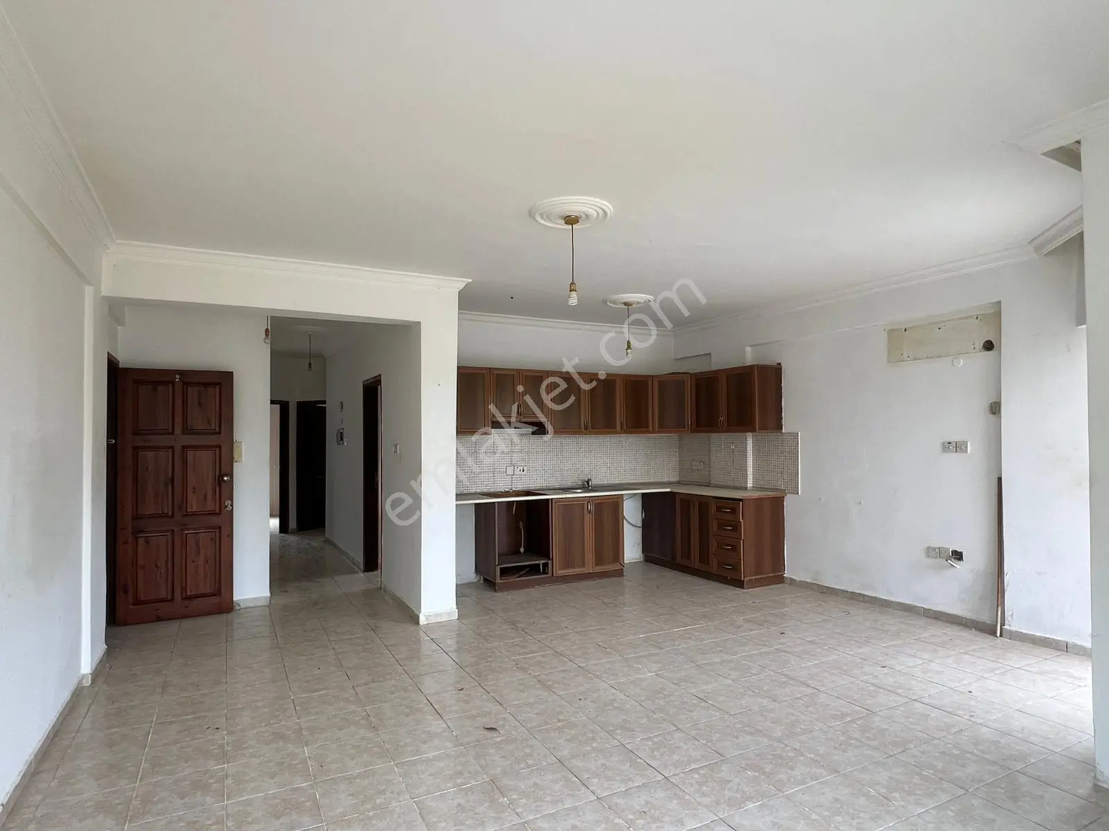 Girne Kktc Alsancak'ta Fırsat Satılık 3+1 Daire Sadece £107.000 - Görsel 3