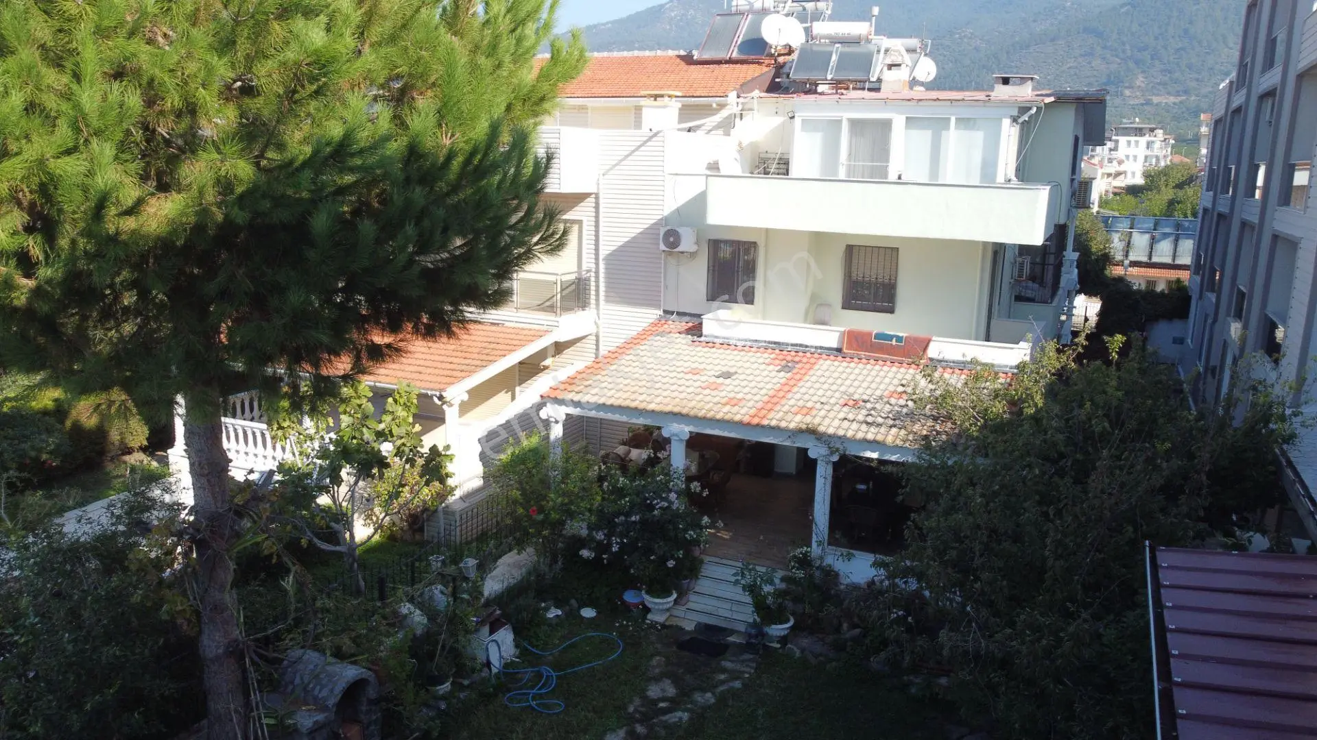 Özdere Orta Mahalle'de Denize Sıfır 5+1 Villa