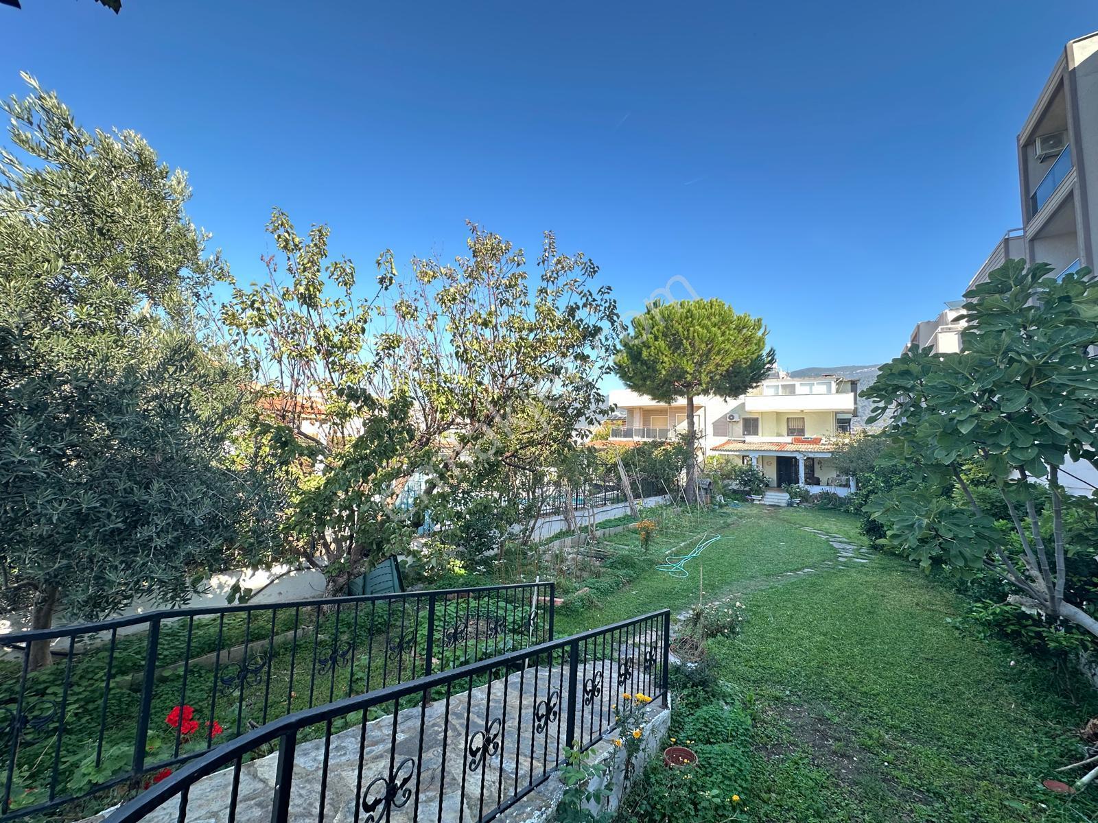 Özdere Orta Mahalle'de Denize Sıfır 5+1 Villa - Görsel 19