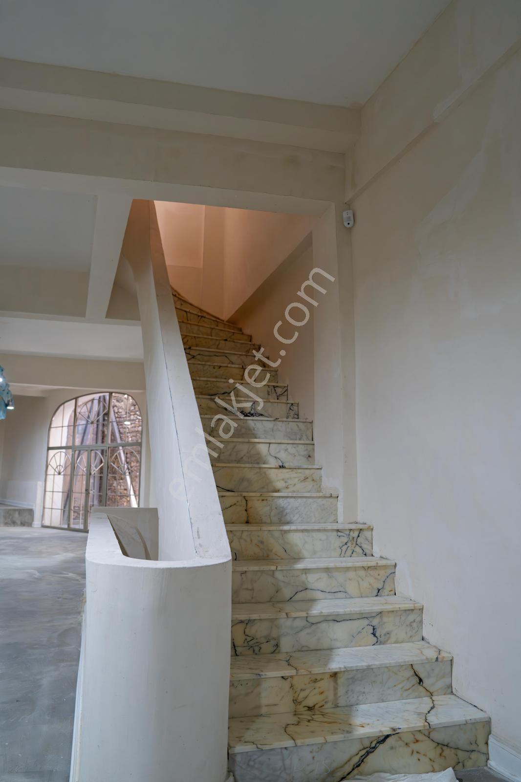 Fatih Cibali'de 690 M² Komple Yenilenmiş Müstakil Ticari Bina - Görsel 34