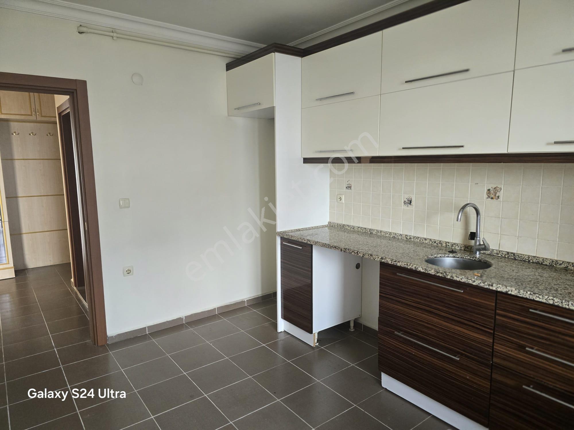 Vega Hastanesi Karşısı Kiralık 3+1 Balkonlu Ara Kat Daire - Görsel 4