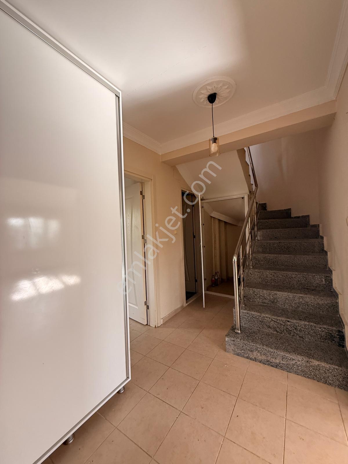 Göl Manzaralı Bahçeli Teraslı Dpgalgazlı Geniş Oturumlu Triplex - Görsel 8
