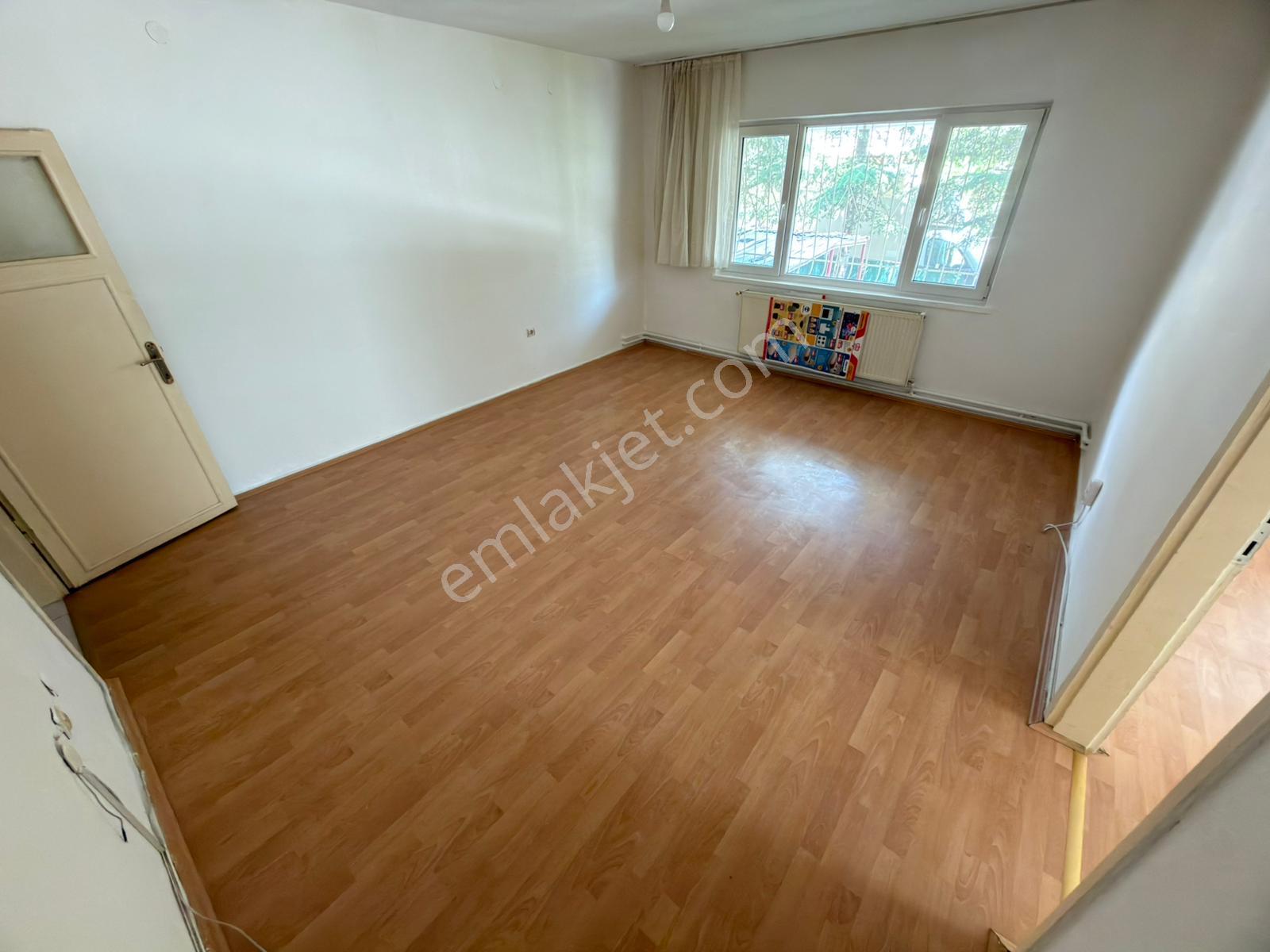 19 Mayıs'da Cadde Yakını Yüksek Giriş Balkonlu Geniş 2+1 Daire - Görsel 9