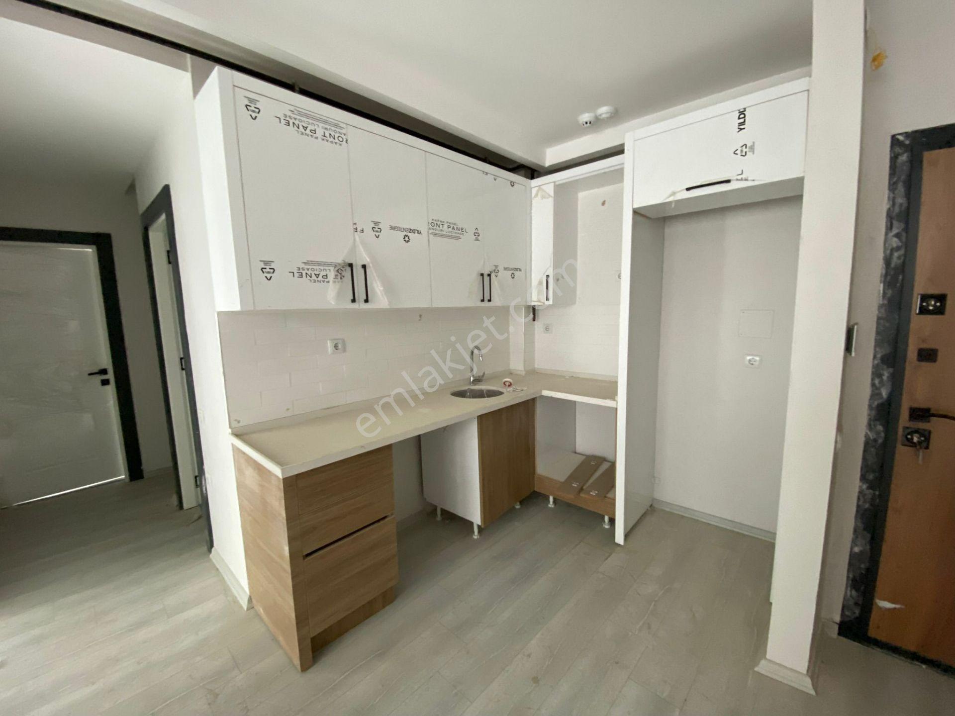 Karınca'dan Tecede Merkezi Konumda Havuzlu Sitede 2+1 Satılık