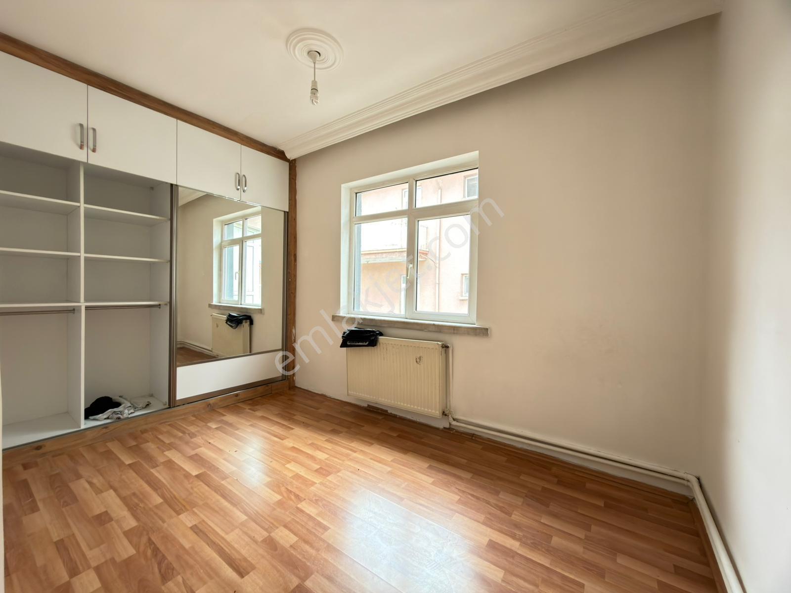Kariyer'den Yunus Emre Cad. Parareli Katta Manzaralı 3+1 Daire - Görsel 27