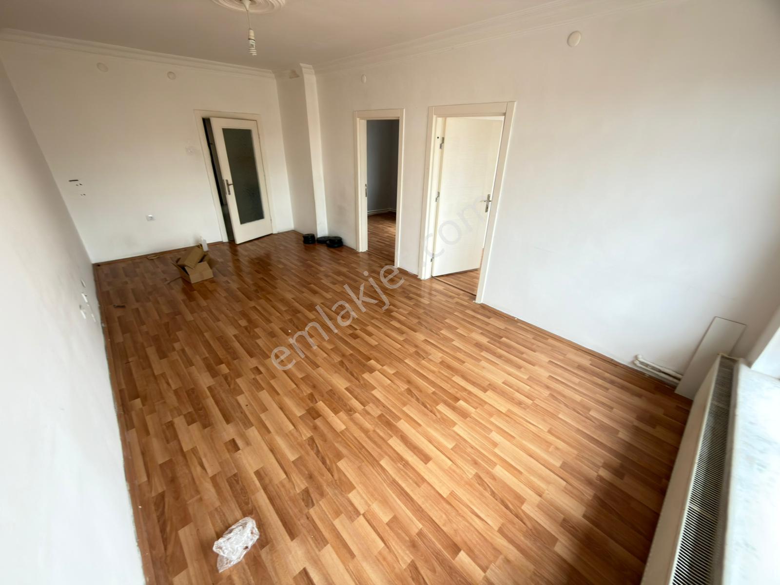 Kariyer'den Yunus Emre Cad. Parareli Katta Manzaralı 3+1 Daire - Görsel 6