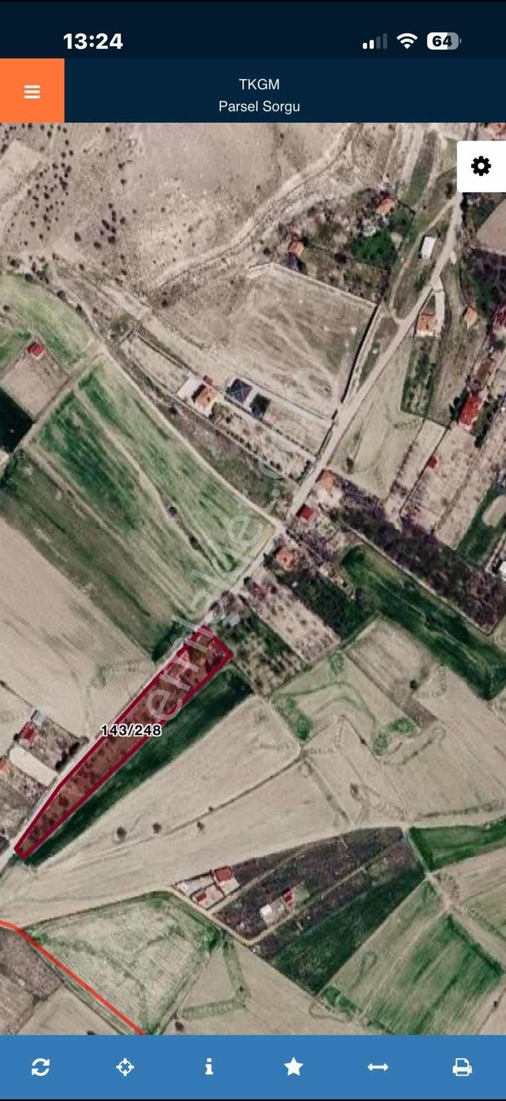 Beyaz 'dan Cadde Dibinde Satılık Tarla Ve Müstakil Ev