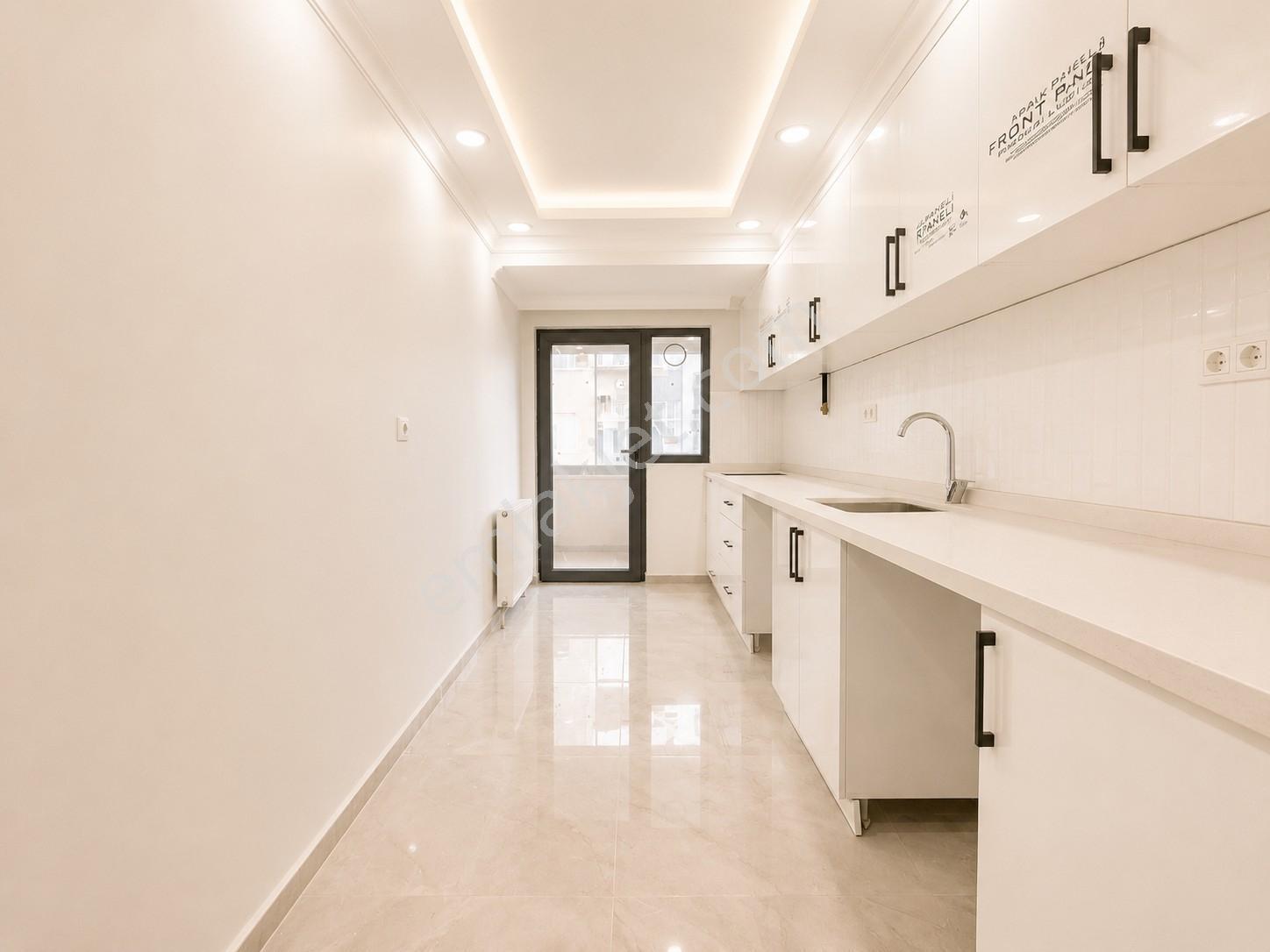 Cadde Yakını Merkezi Konumda Otoparklı 3+1 Sıfır Geniş Daire - Görsel 5