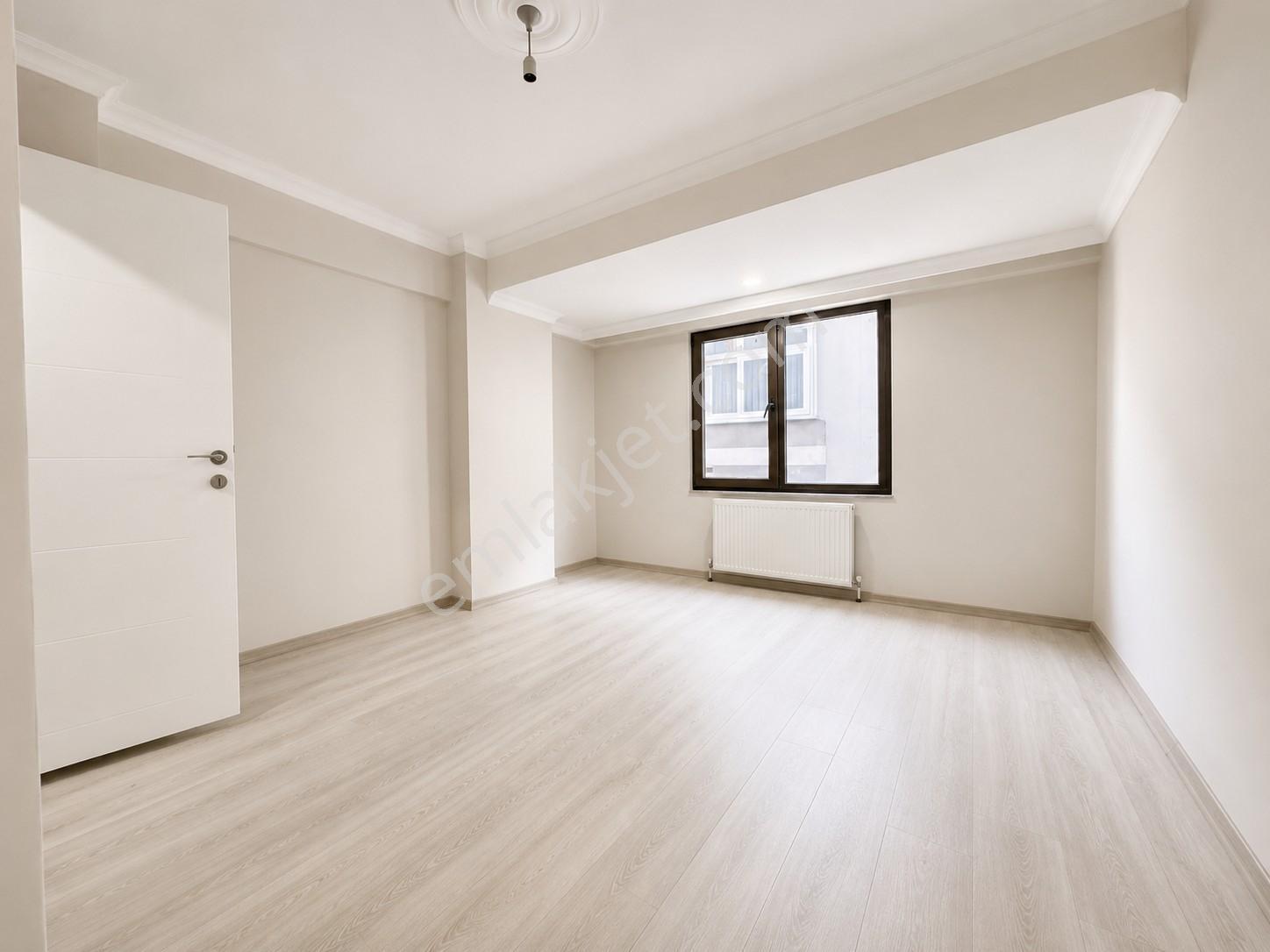 Cadde Yakını Merkezi Konumda Otoparklı 3+1 Sıfır Geniş Daire - Görsel 19