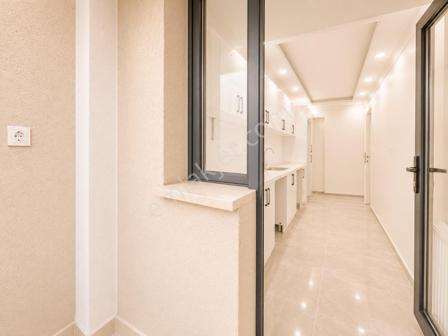 Cadde Yakını Merkezi Konumda Otoparklı 3+1 Sıfır Geniş Daire - Görsel 22