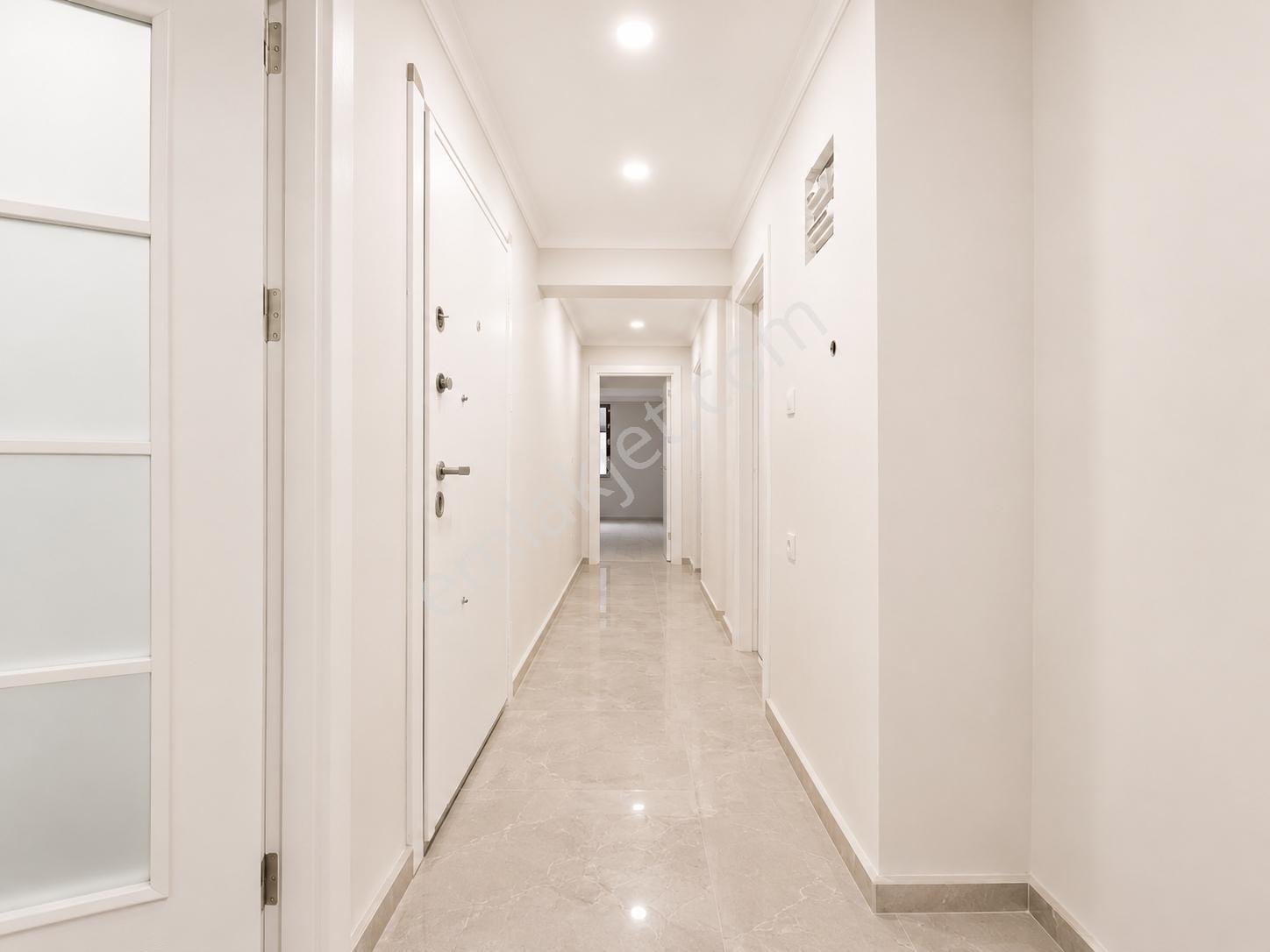 Cadde Yakını Merkezi Konumda Otoparklı 3+1 Sıfır Geniş Daire - Görsel 16