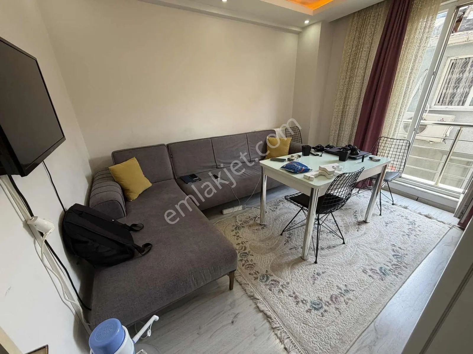 Cadde Arkası 1. Kat Yeni Bina 2+1 Full Eşyalı Lüks
