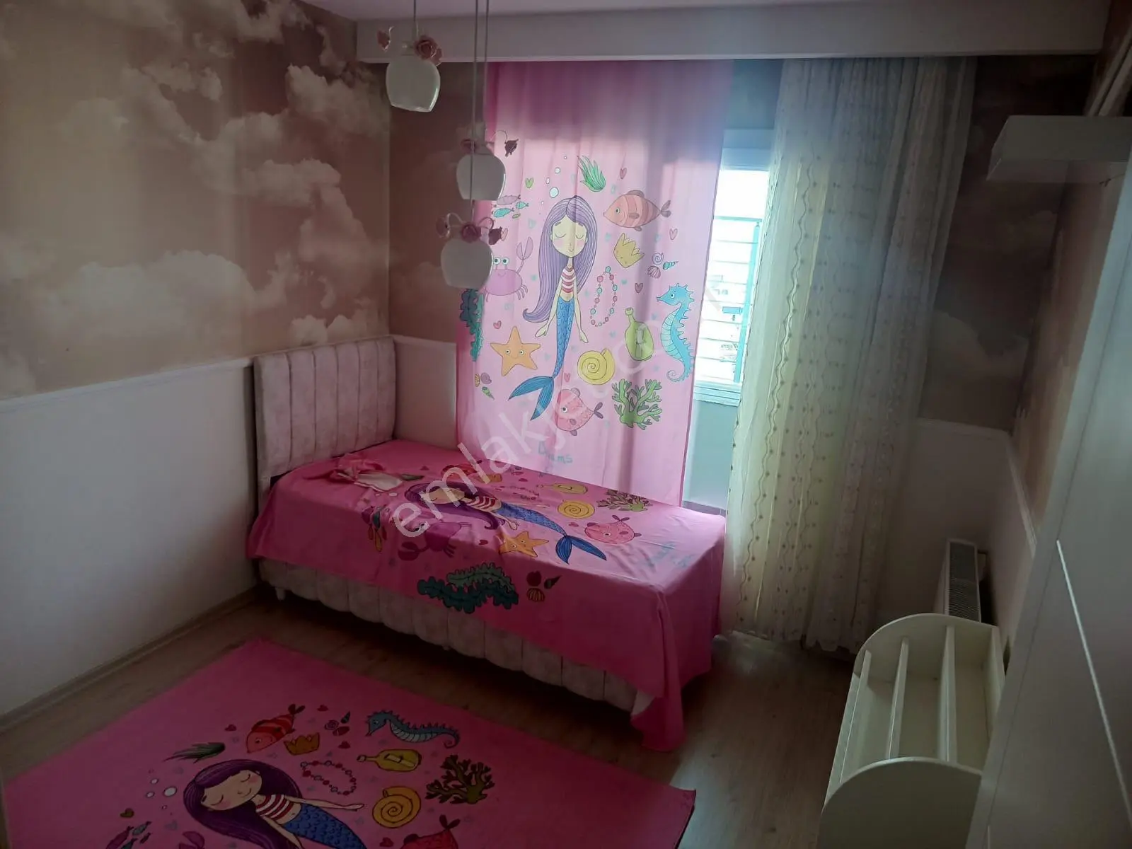 Adana Sarıçamda Stadyuma Yakın Mesafede Geniş 2+1eşyalı Doğalgazlı Kiralık Fırsat Daire