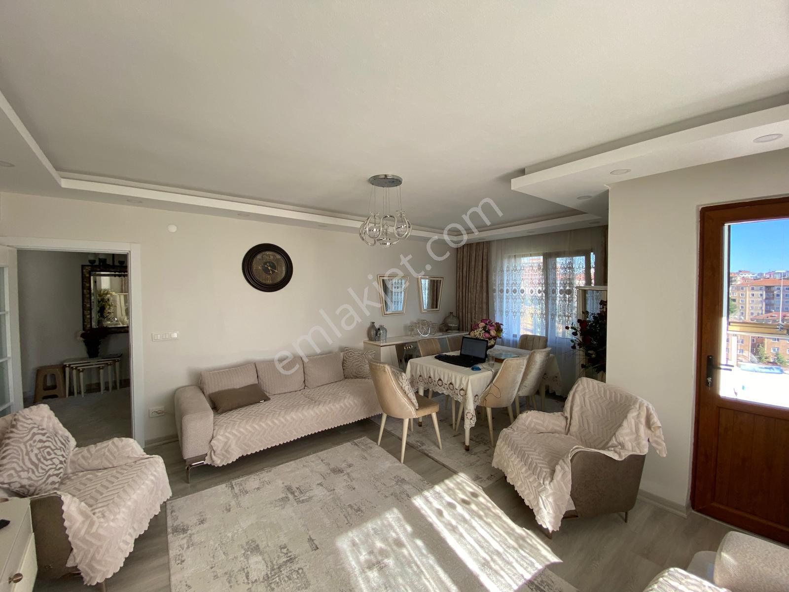 Ümraniye Elmalıkent 'de Şehir Manzaralı Satılık 3+1 Daire - Görsel 8