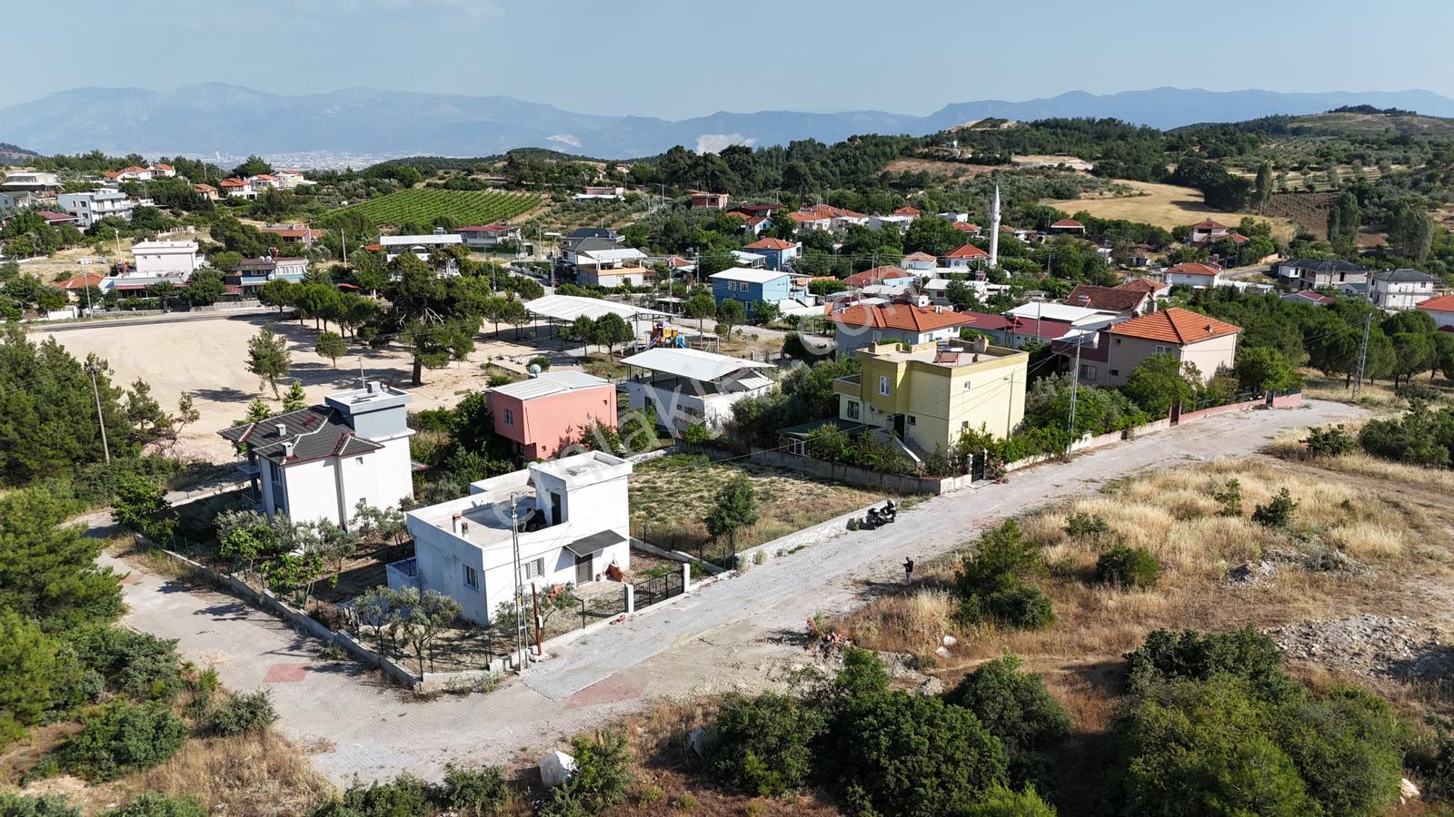 Zeki Emlak'tan Manisa Yunusemre Küçüksümbüllerde Satılık 401 M² Arsa - Görsel 5