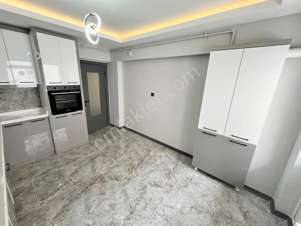 Metrobüse Komşu Şık Tasarımlı Mayıs Ayına Özel 2+1 Daire Fırsatı - Görsel 3