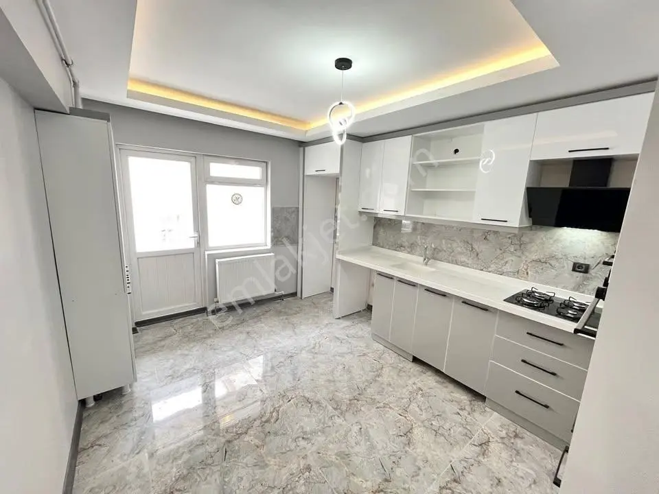 Metrobüse Komşu Şık Tasarımlı Mayıs Ayına Özel 2+1 Daire Fırsatı - Görsel 2