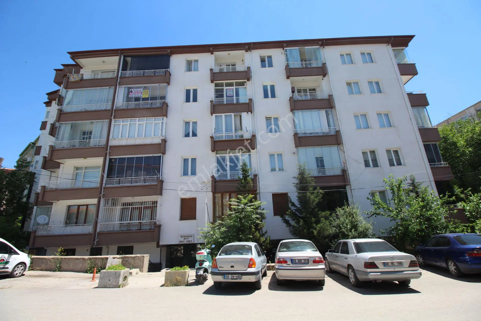 Aksaray Coğlaki Mah.40 M'lik Yolcepheli Satılık 3+1 Geniş Daire