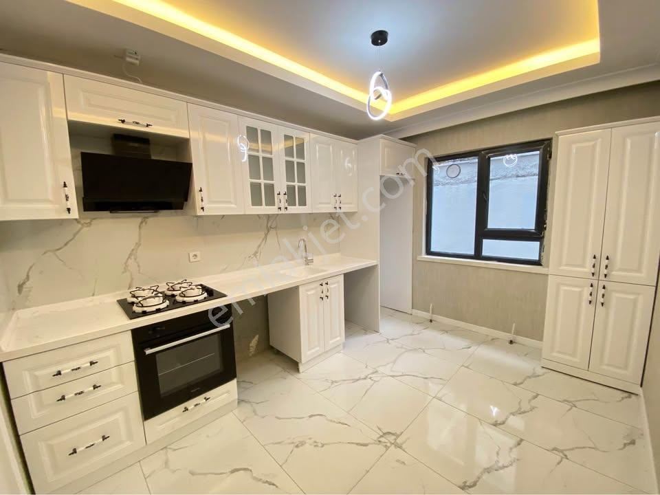 Beylikdüzü Osb Mh.metrobüse Yakın Lüx Tasarımlı Düz Giriş Daire - Görsel 2