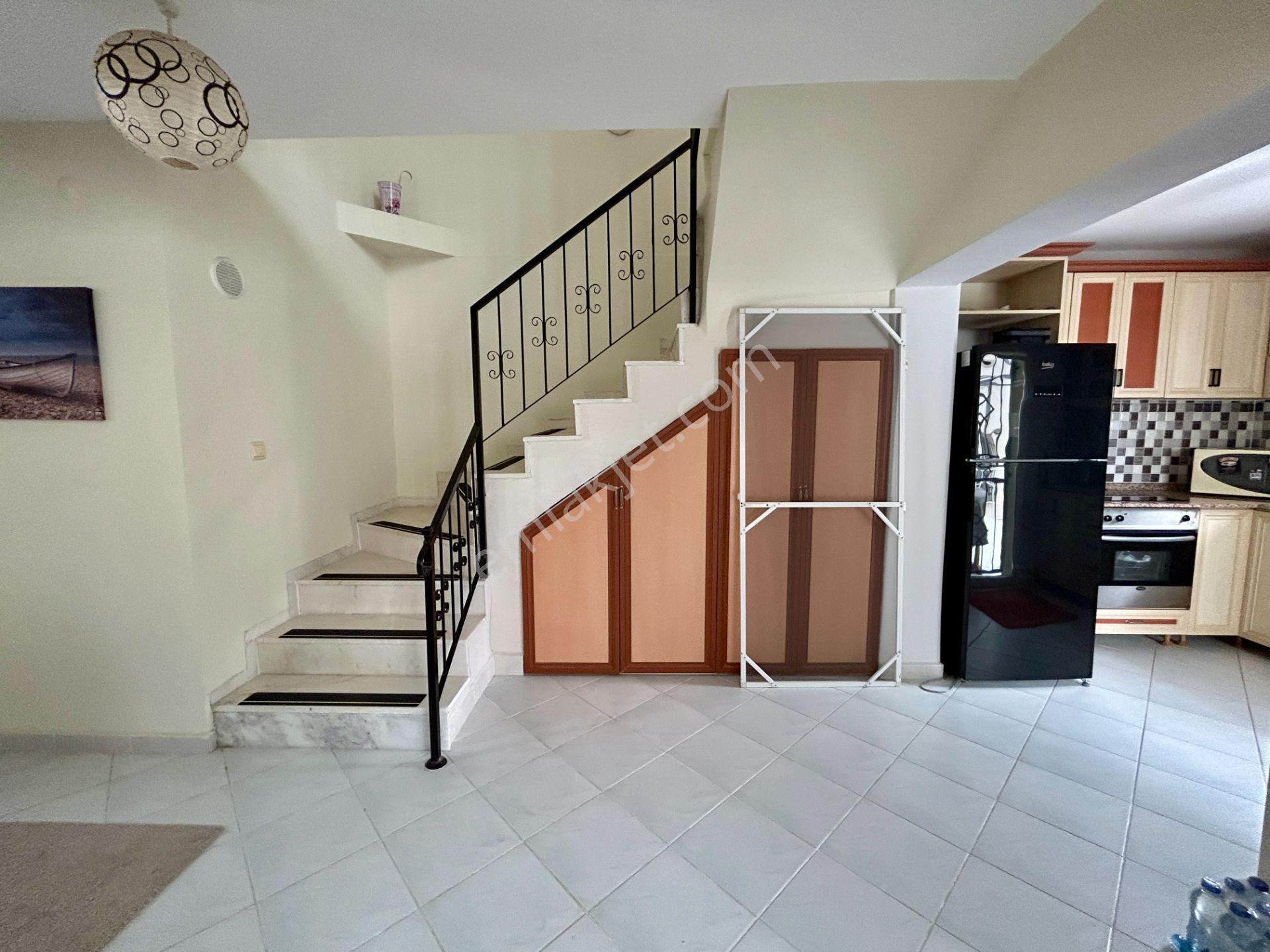 Denize Sıfır Sitede Harika Villa - Görsel 18