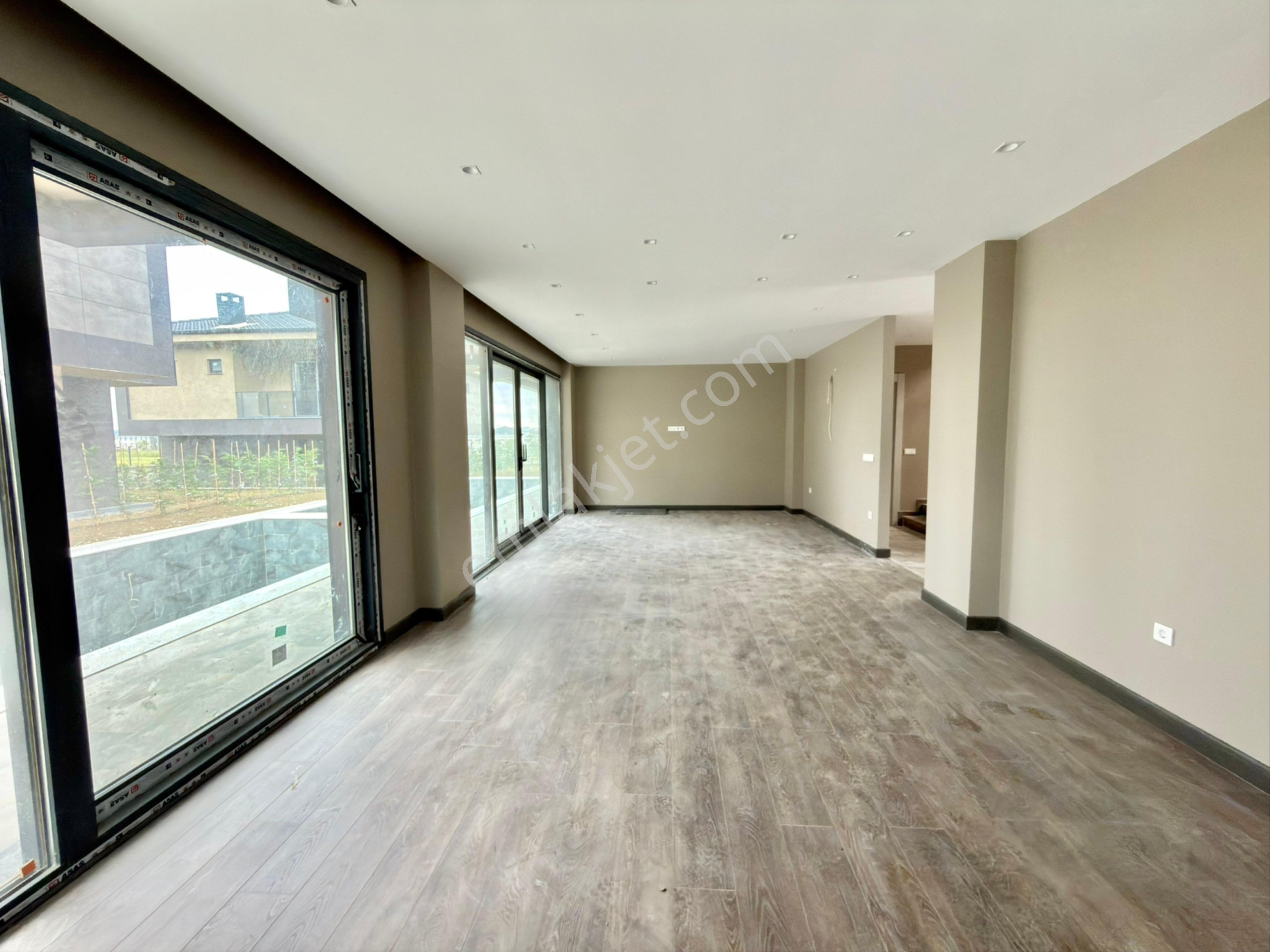 Selimpaşa Da E5 E 1 Km Site İcerisinde Mustakil Villa!! - Görsel 10