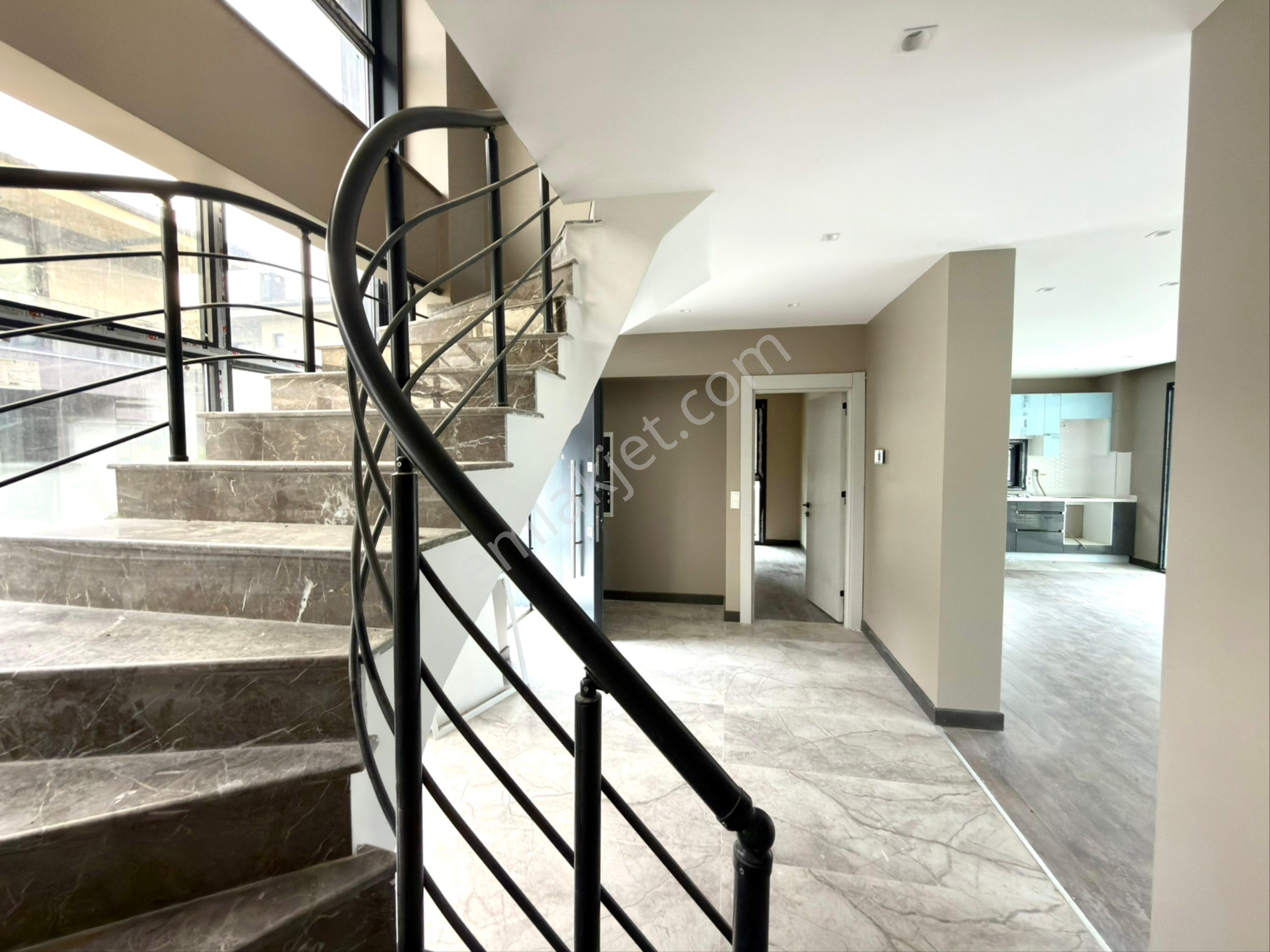 Selimpaşa Da E5 E 1 Km Site İcerisinde Mustakil Villa!! - Görsel 19