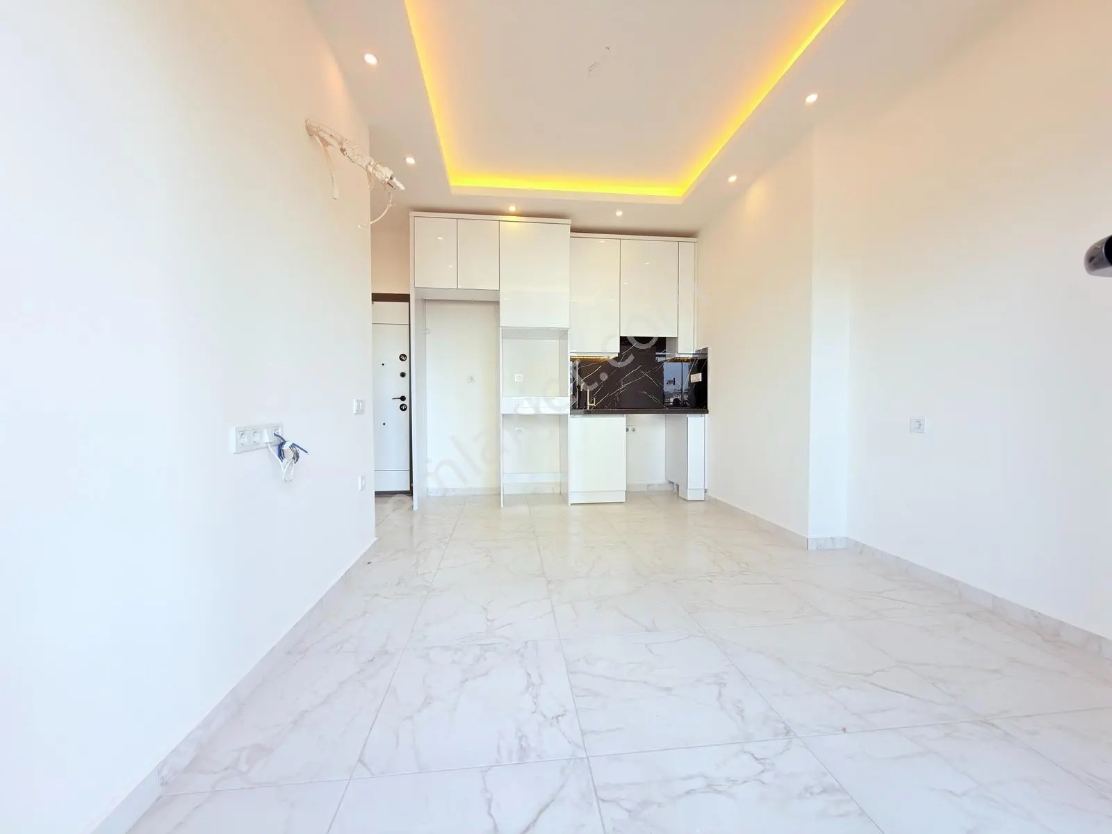 Alanya Avsallar Bölgesinde Aktiviteli Sitede 1+1 Satılık Daire - Görsel 2