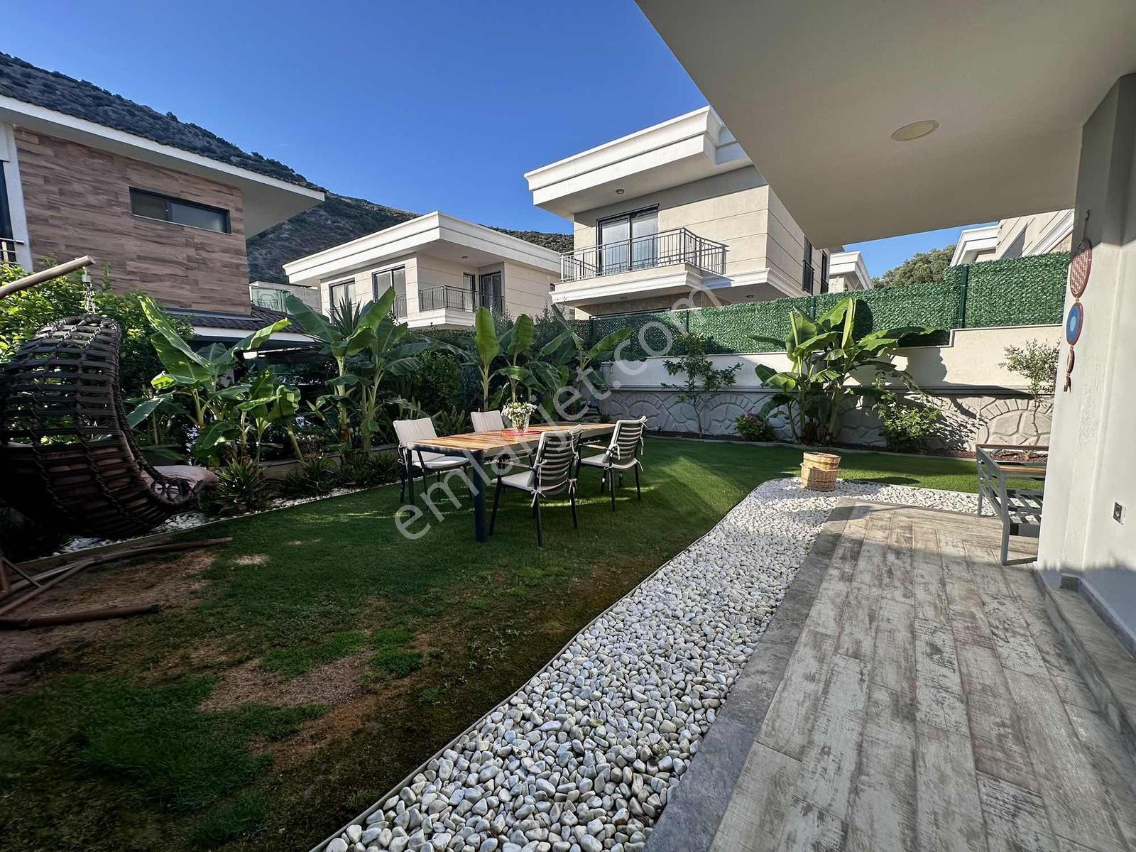 Kuşadası'nda Fırsat! Köşe Konum, Müstakil Tadında Villa - Görsel 11