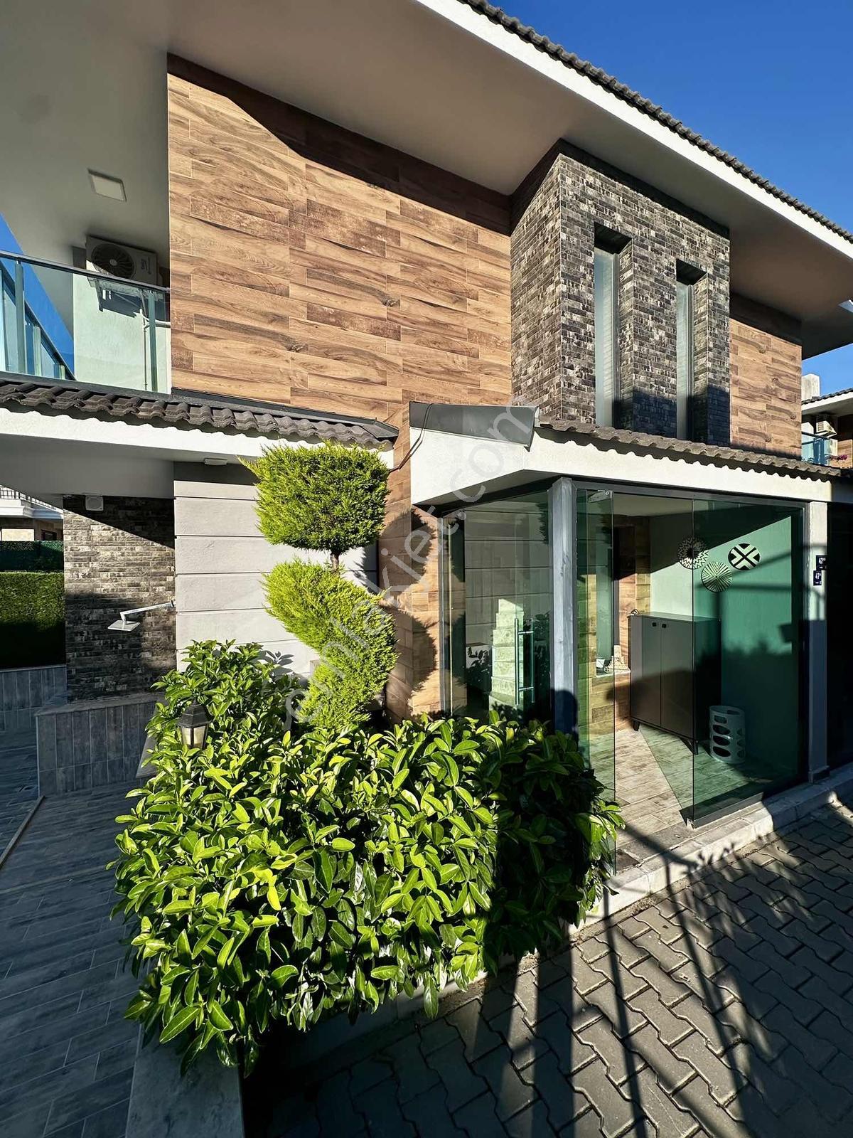 Kuşadası'nda Fırsat! Köşe Konum, Müstakil Tadında Villa - Görsel 34