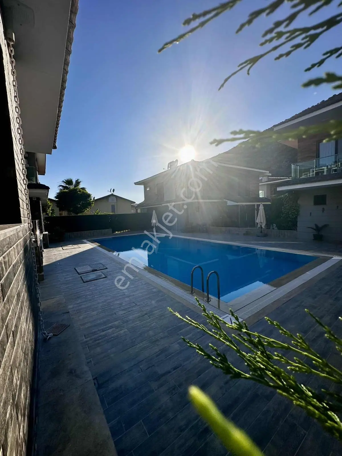 Kuşadası'nda Fırsat! Köşe Konum, Müstakil Tadında Villa - Görsel 19