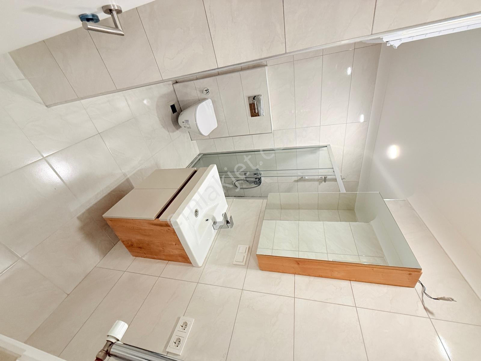 İdealtepe De Prestijli Bina Da Sıfır Bahçe Kullanımlı 2+1 Daire - Görsel 23