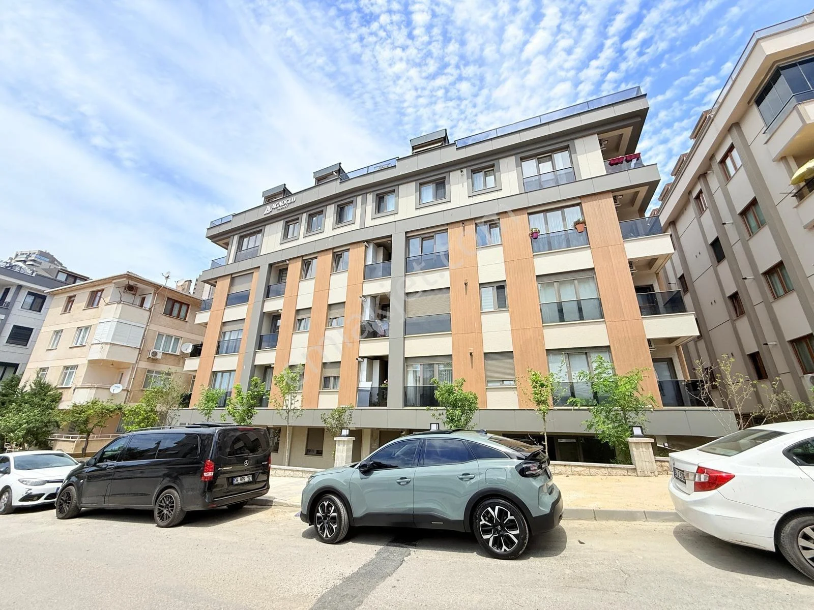 İdealtepe De Prestijli Bina Da Sıfır Bahçe Kullanımlı 2+1 Daire