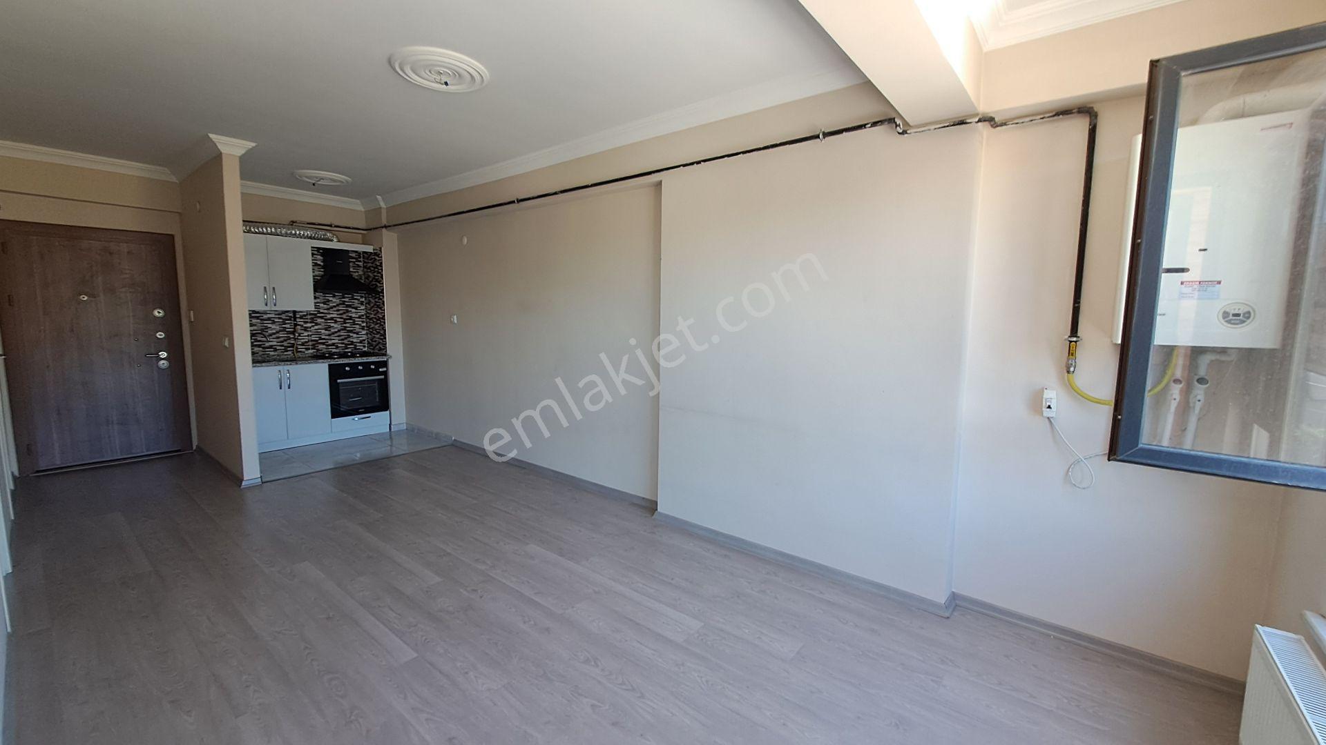 Üniversite Bölgesinde Cadde Üstü Arakat Satılık 1+1 Daire - Görsel 2