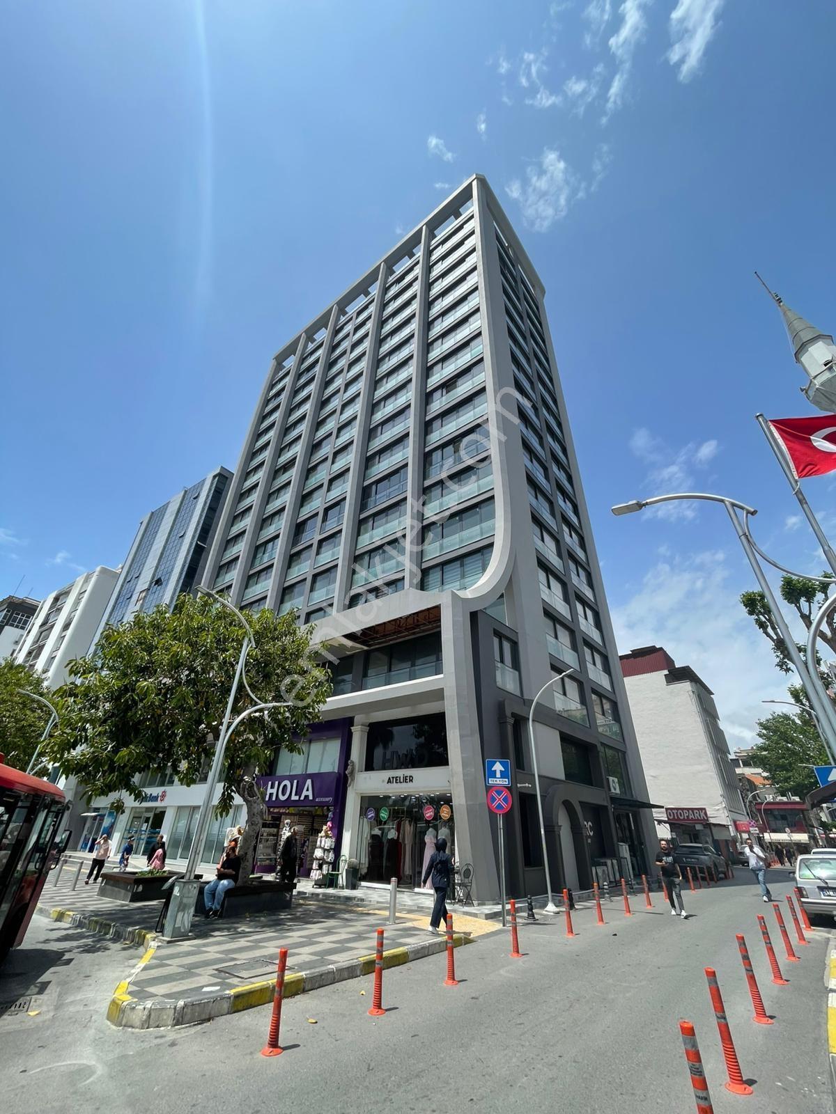 Tüzün'den Sky Sense Plazada Deniz Mazaralı Kiralık Ofis - Görsel 13