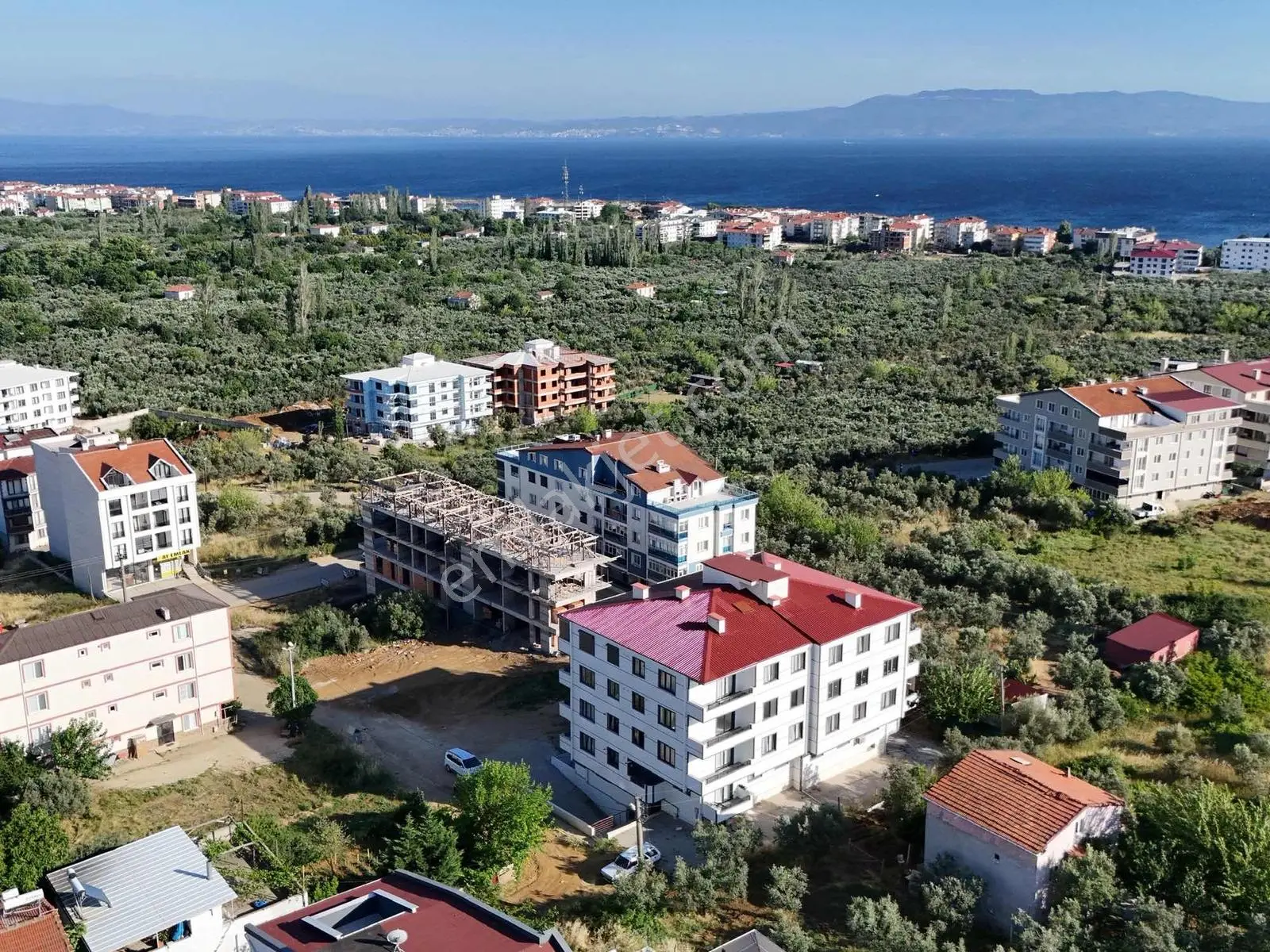 *yiğit Emlak Armutlu'dan*ilçe Merkezinde*sıfır*2+1 Daire