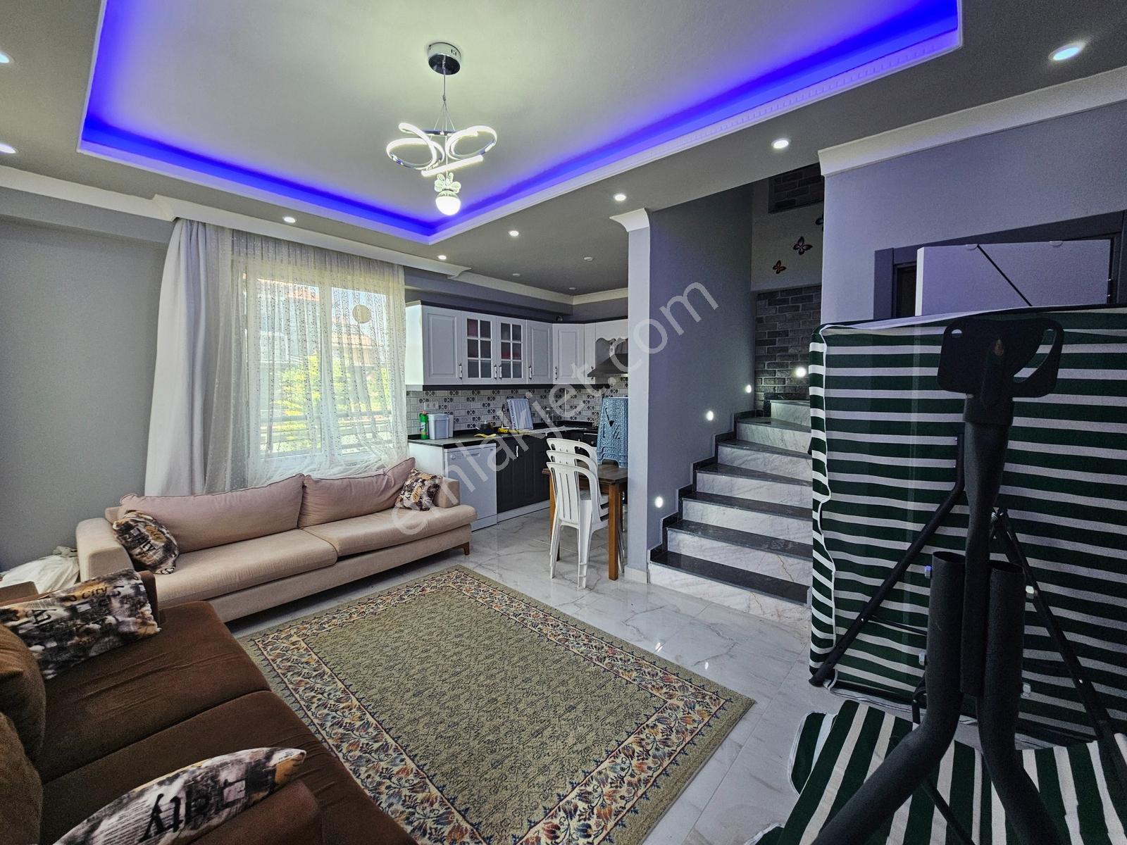 Deniz'den 3+1 Geniş Bahçeli, Kombi Petekli Denize Yakın Villa - Görsel 32