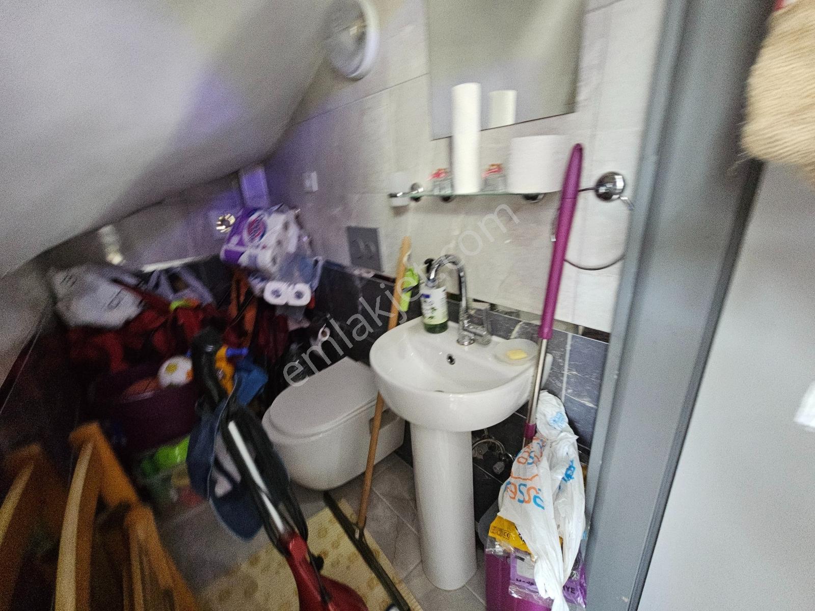 Deniz'den 3+1 Geniş Bahçeli, Kombi Petekli Denize Yakın Villa - Görsel 24