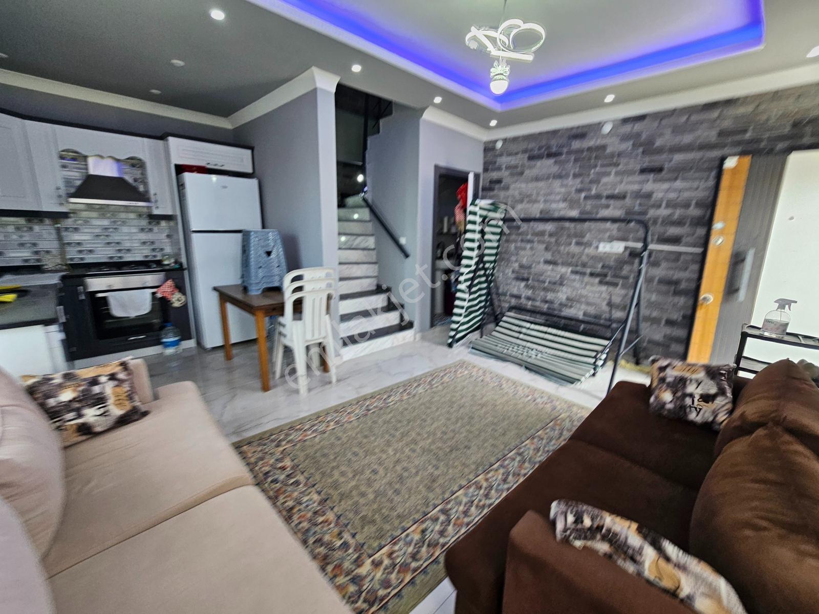 Deniz'den 3+1 Geniş Bahçeli, Kombi Petekli Denize Yakın Villa - Görsel 15