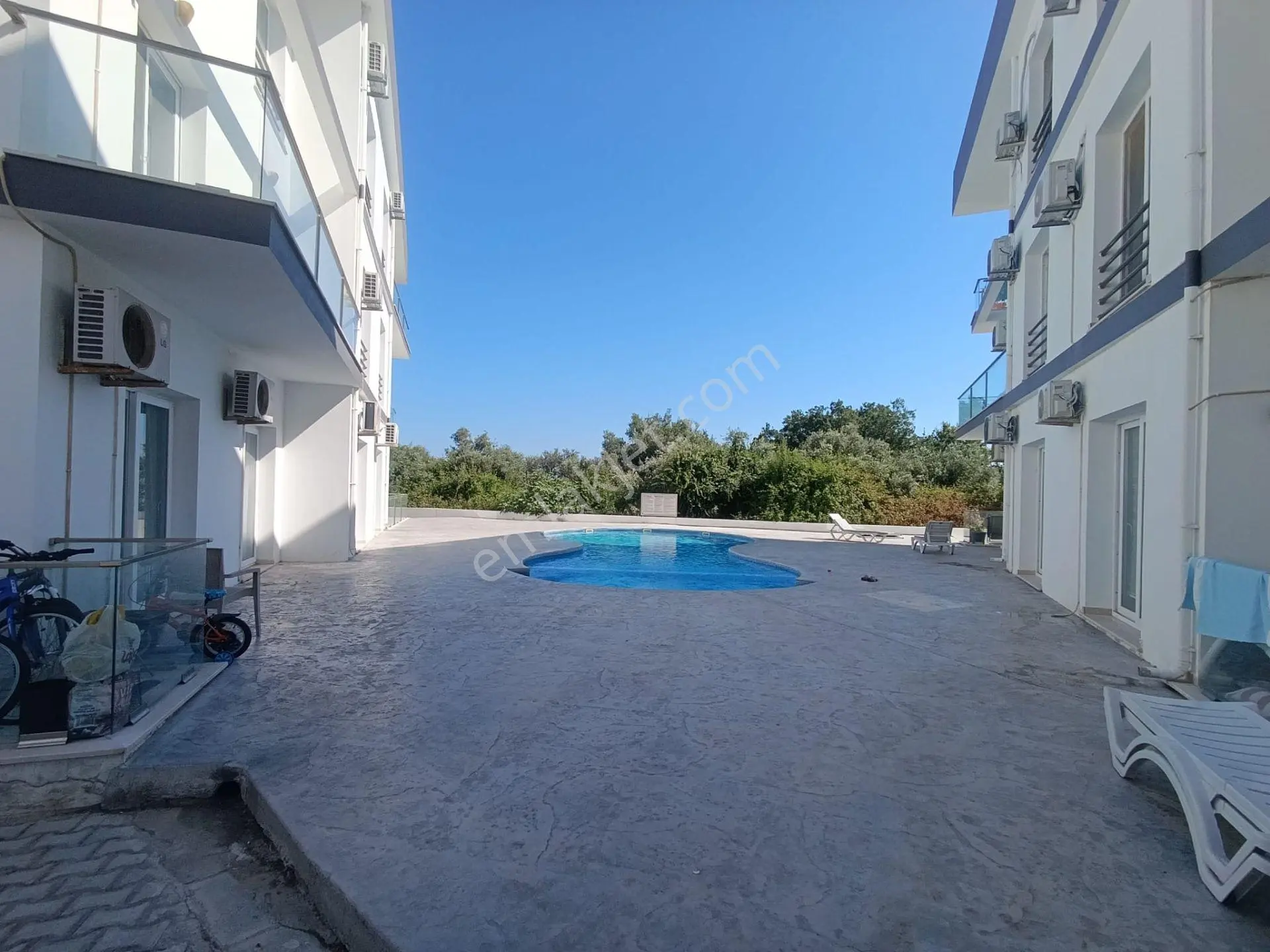 Girne Lapta'ta Satılık Modern 2+1 Daire - Ortak Havuz Keyfi! - Görsel 2