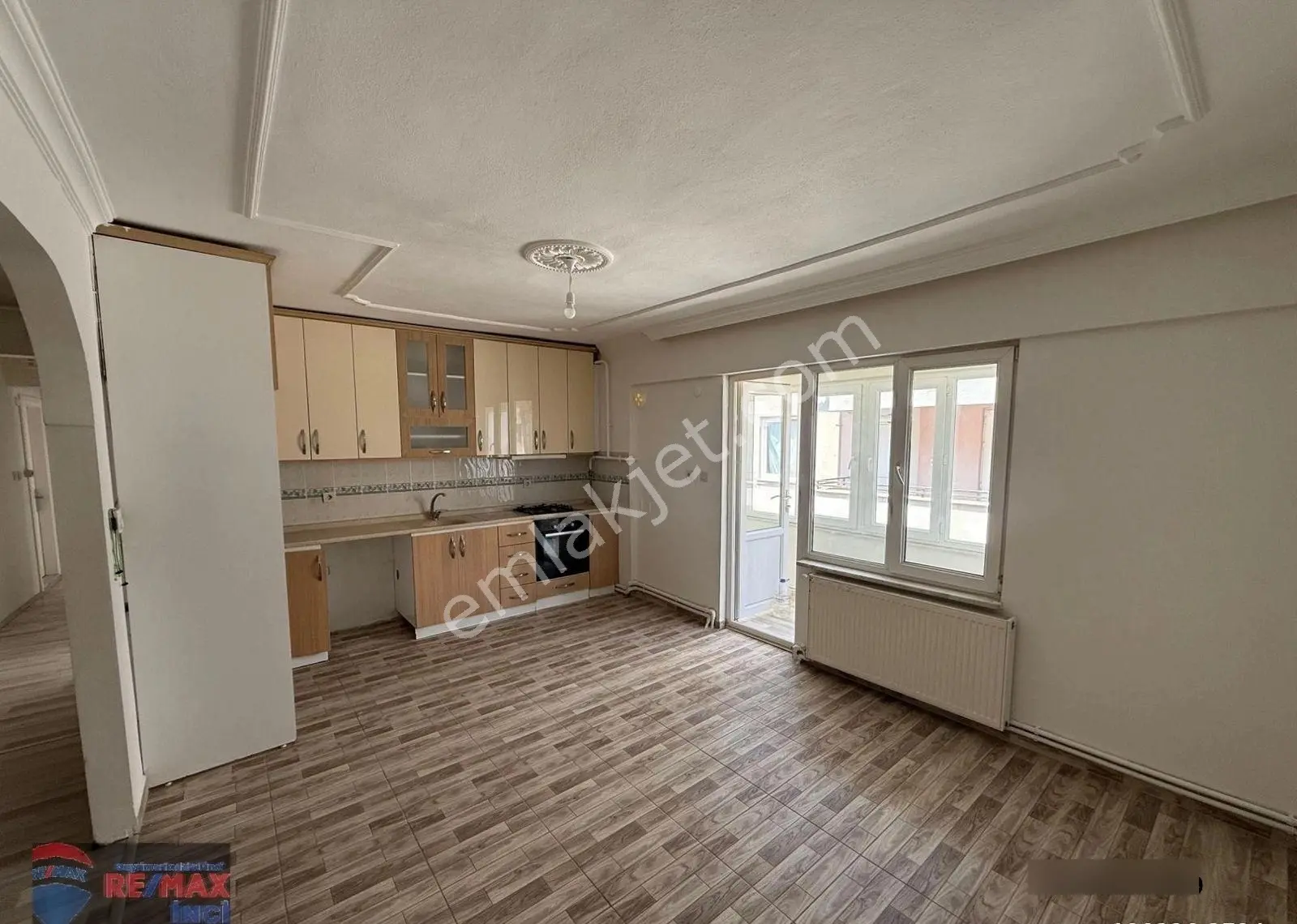 Re/max İnci'den Toygar Mah. Damla Sitesinde Geniş Kiralık 2+1 Daire - Görsel 2