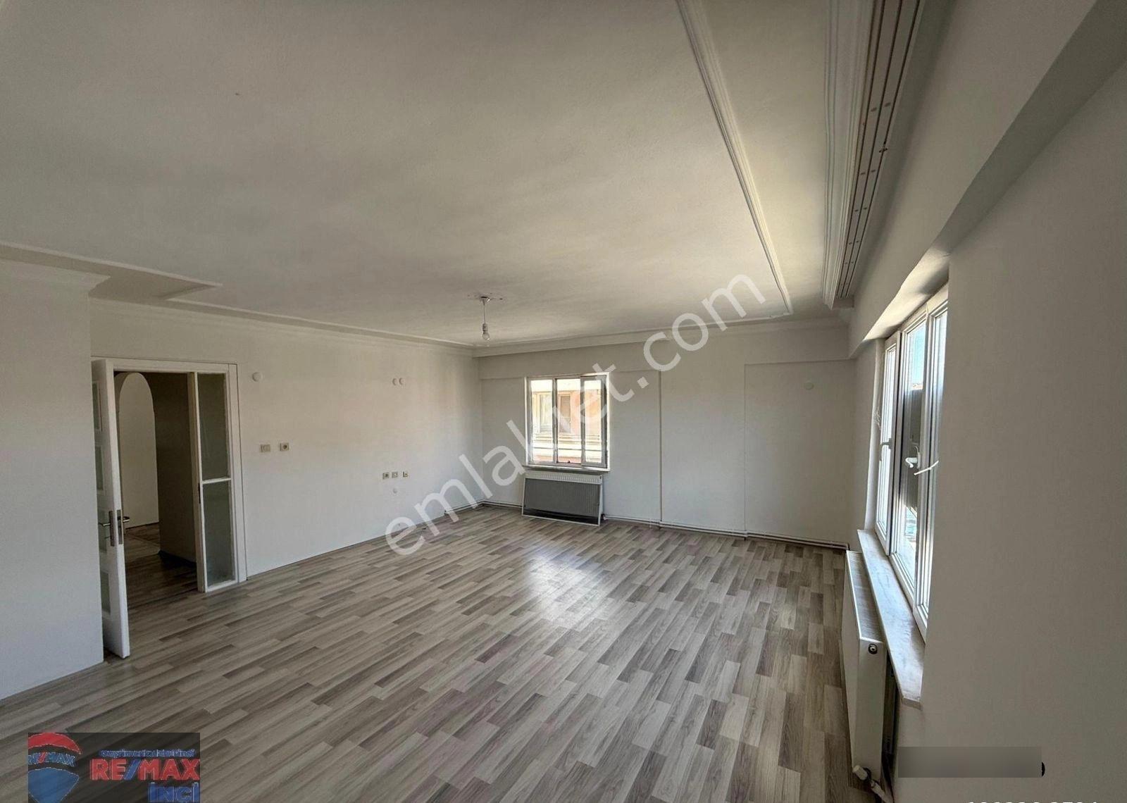 Re/max İnci'den Toygar Mah. Damla Sitesinde Geniş Kiralık 2+1 Daire - Görsel 12