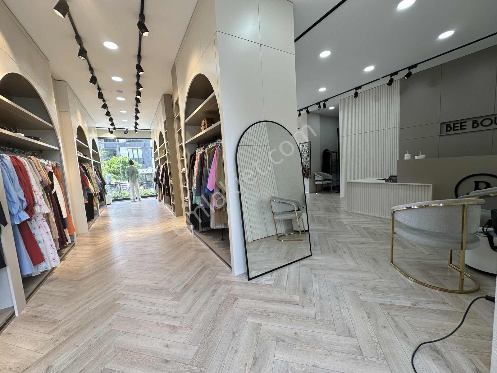 Cadde Üzeri Yeni Dekorasyonlu Devren Kiralık Mağaza - Görsel 6