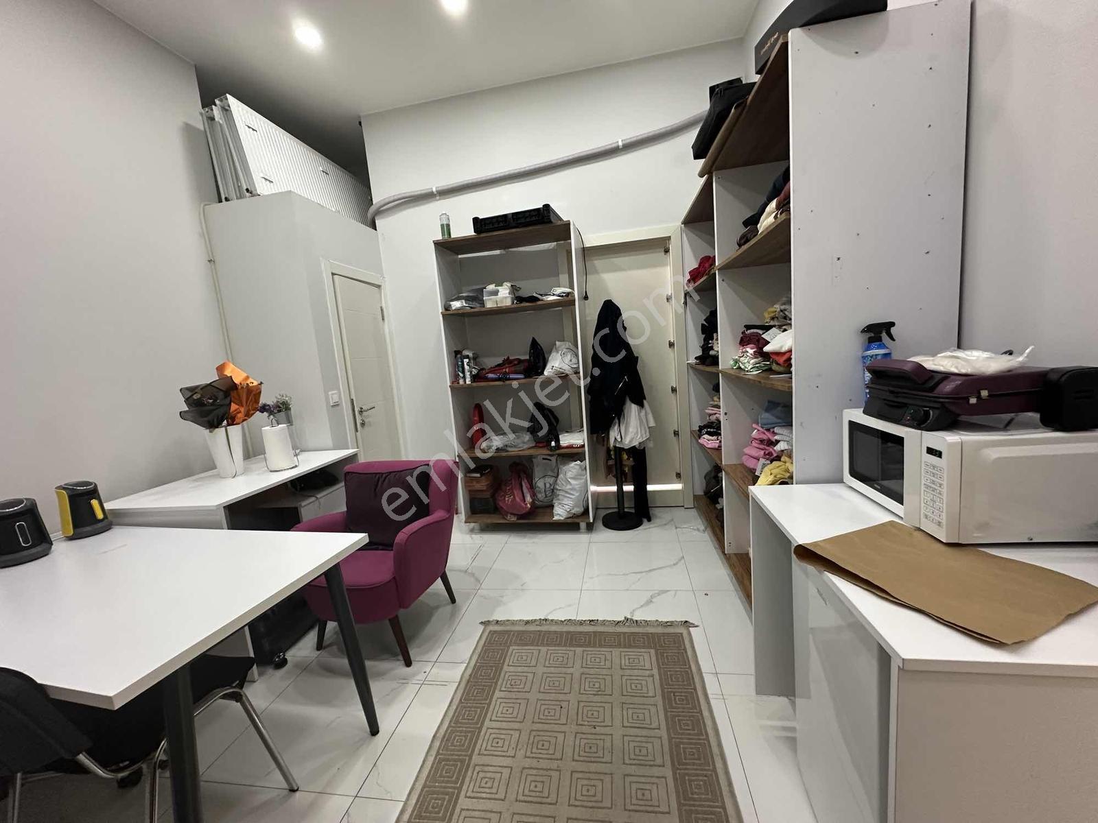 Cadde Üzeri Yeni Dekorasyonlu Devren Kiralık Mağaza - Görsel 9