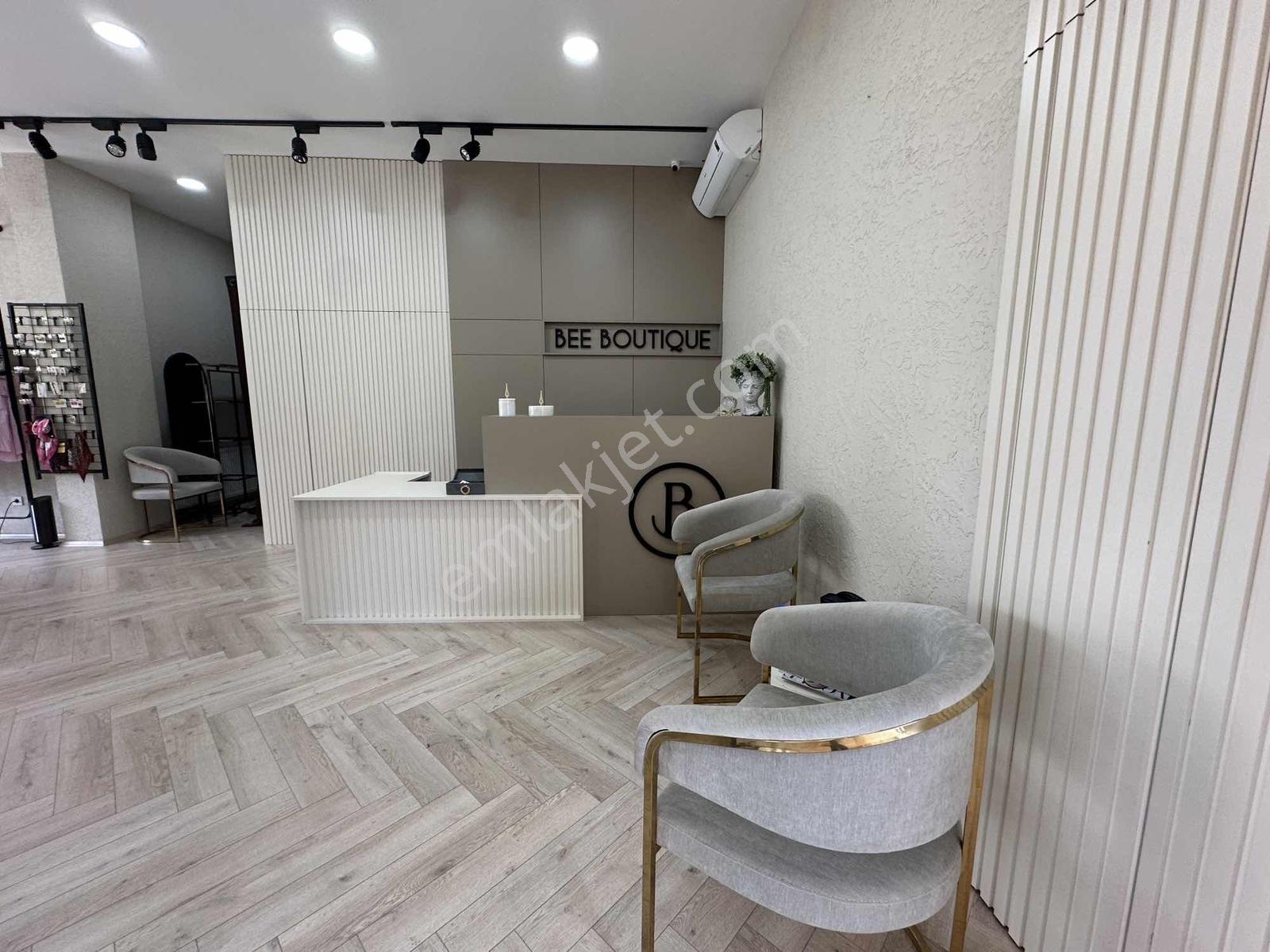 Cadde Üzeri Yeni Dekorasyonlu Devren Kiralık Mağaza - Görsel 21